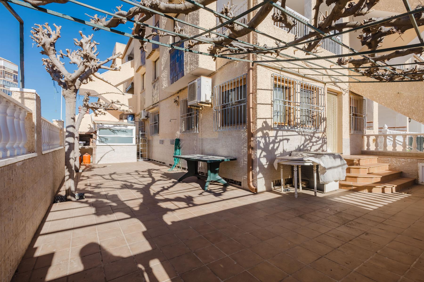 Resale - 3 Bedroom 1 Bathroom Bungalow in Torrevieja - PLAYA DE LA MATA - Alicante