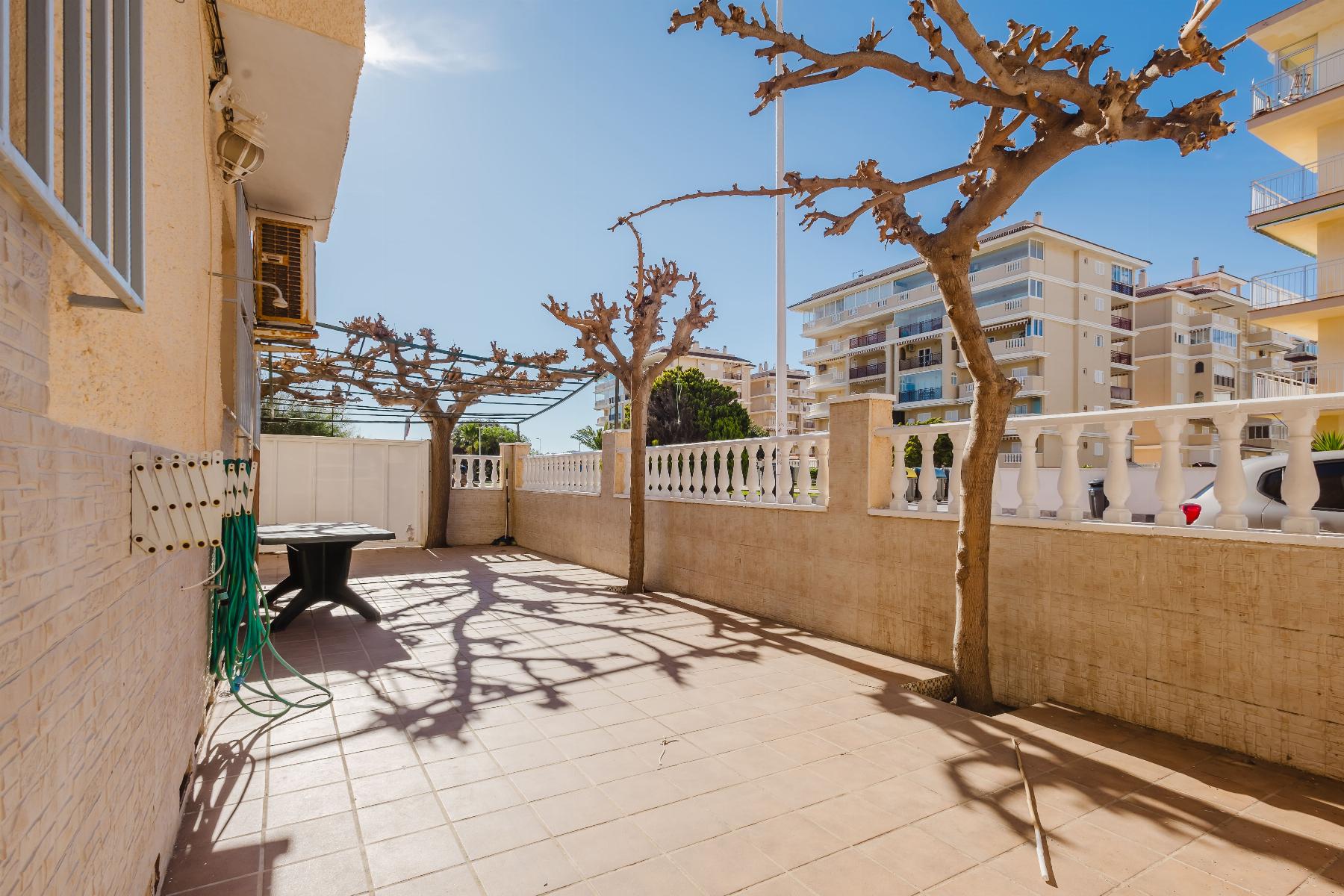 Resale - 3 Bedroom 1 Bathroom Bungalow in Torrevieja - PLAYA DE LA MATA - Alicante