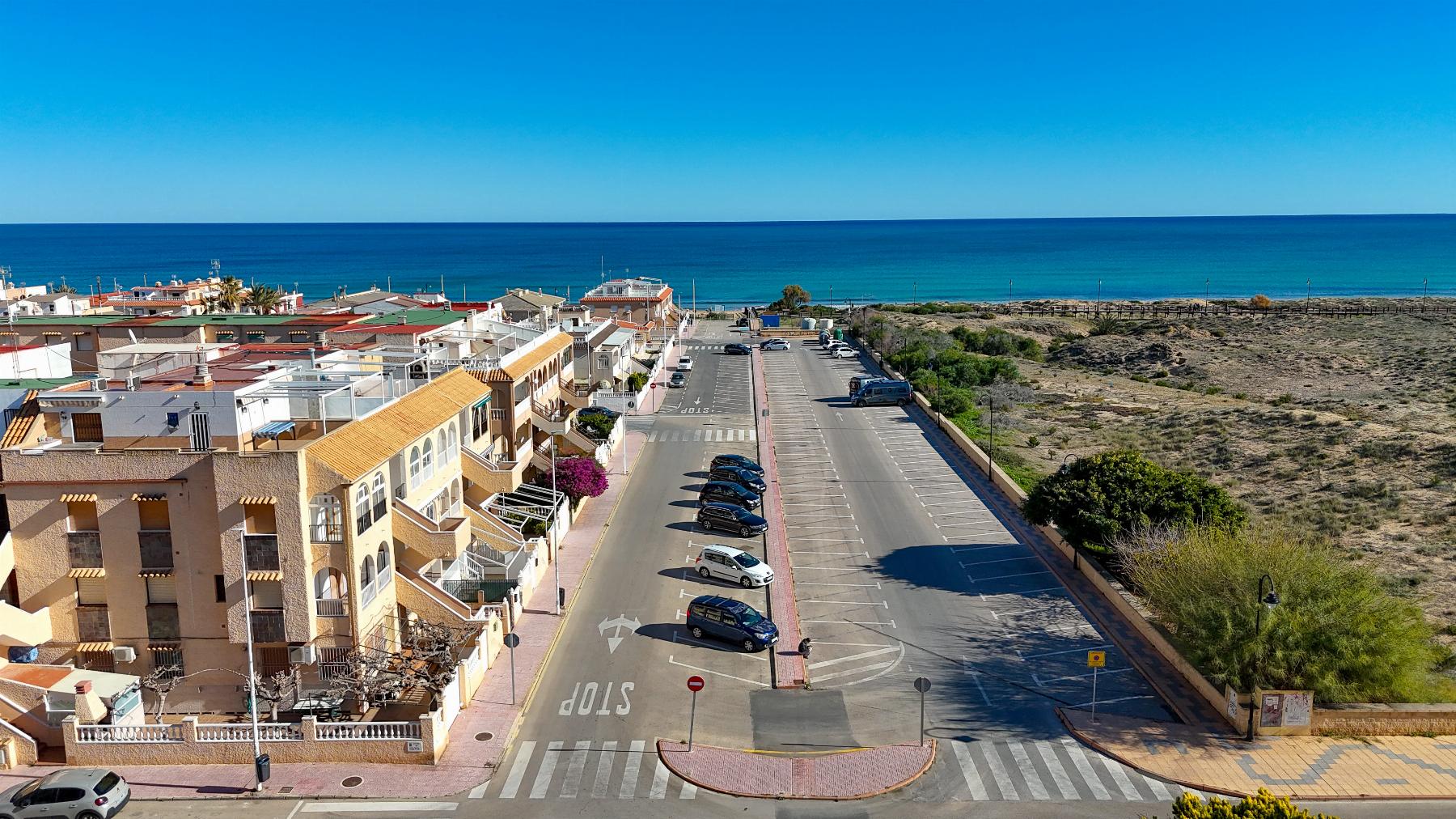 Resale - 3 Bedroom 1 Bathroom Bungalow in Torrevieja - PLAYA DE LA MATA - Alicante