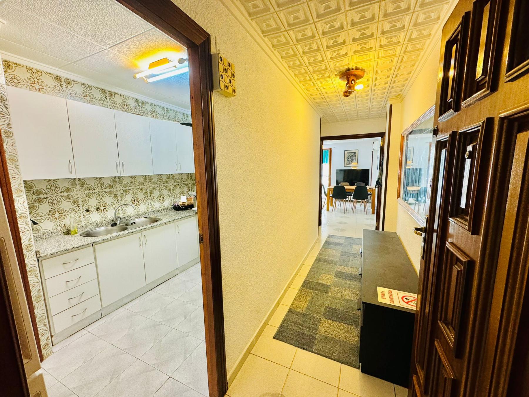 Resale - 3 Bedroom 2 Bathroom Apartamento in Torrevieja - Playa del Acequión - Alicante