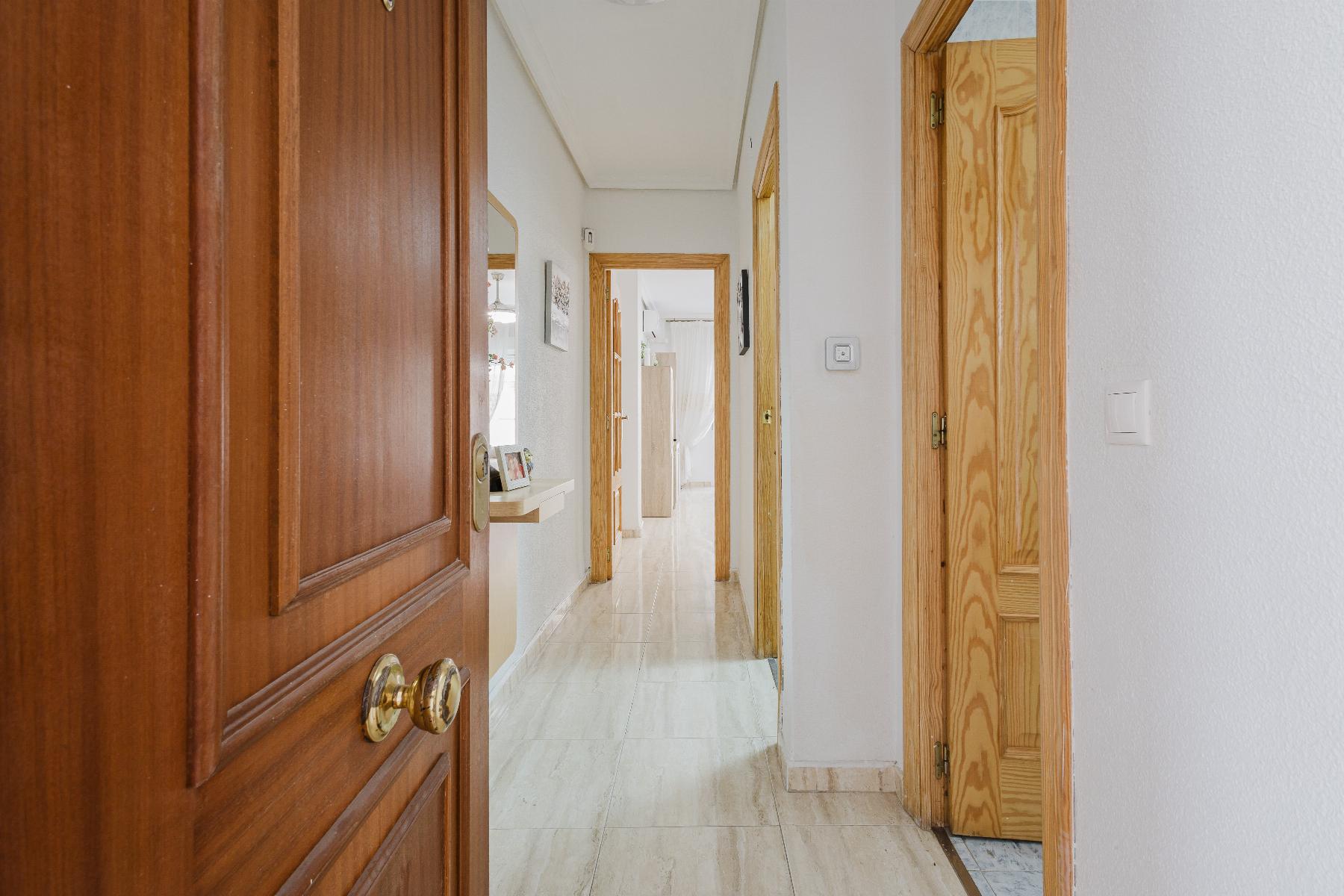 Resale - 2 Bedroom 1 Bathroom Apartamento in Torrevieja - Playa del Acequión - Alicante