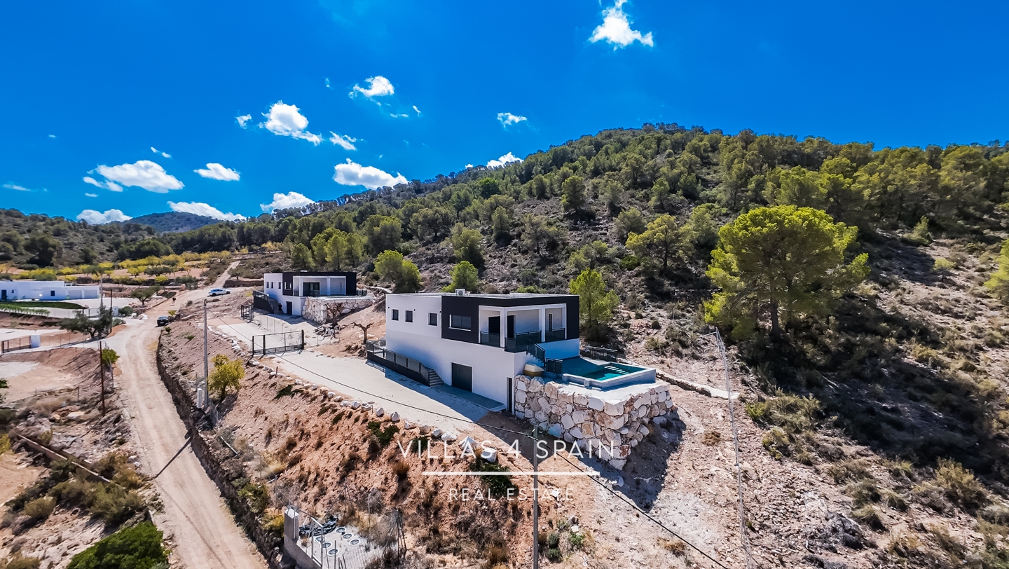  3 bedroom 2 bathroom  build villa with pool and garage