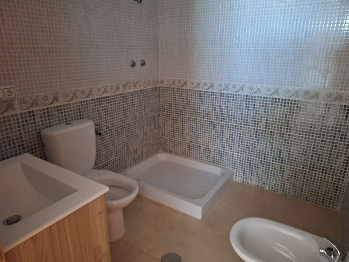 Resale - 3 Bedroom 2 Bathroom Apartment in Villamartín -  - Alicante