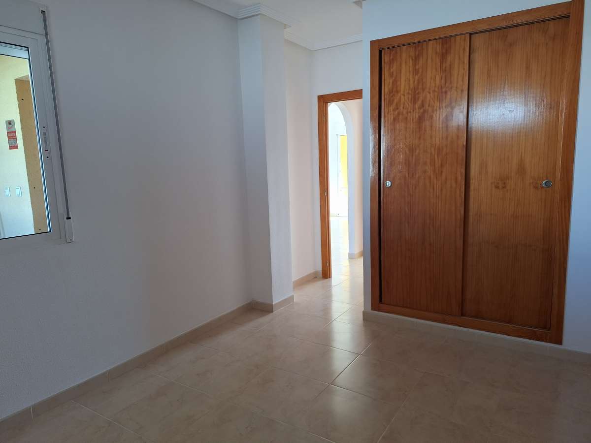 Resale - 3 Bedroom 2 Bathroom Apartment in Villamartín -  - Alicante