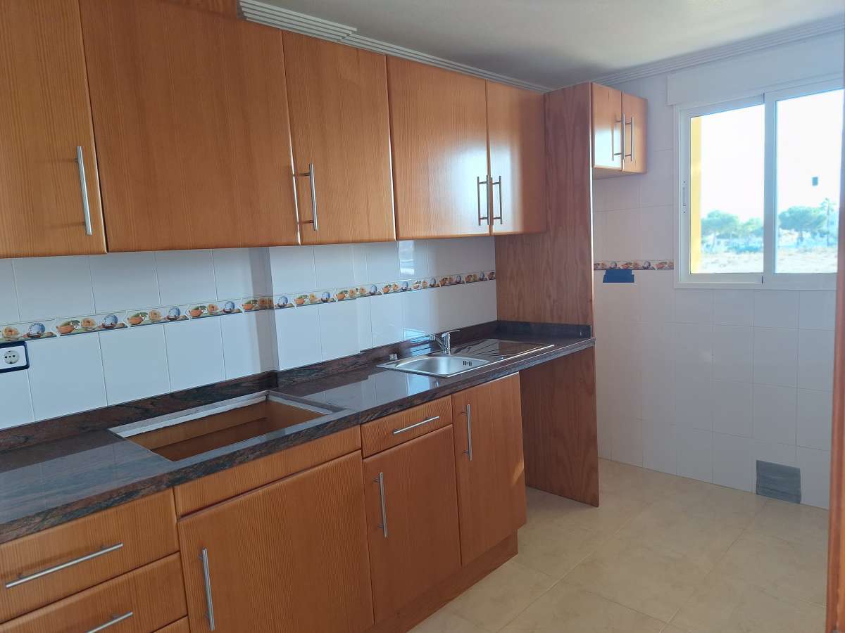 Resale - 3 Bedroom 2 Bathroom Apartment in Villamartín -  - Alicante