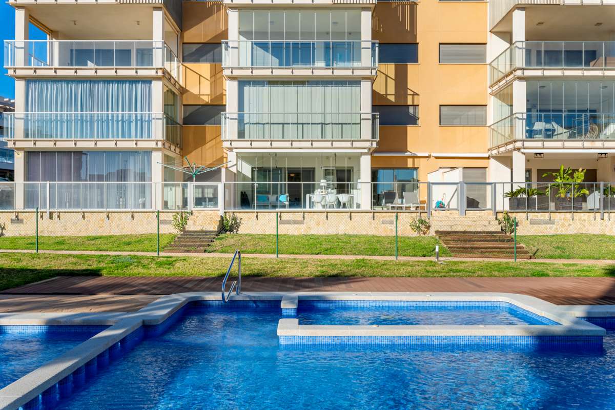 Resale - 2 Bedroom 2 Bathroom Apartment in Villamartín -  - Alicante