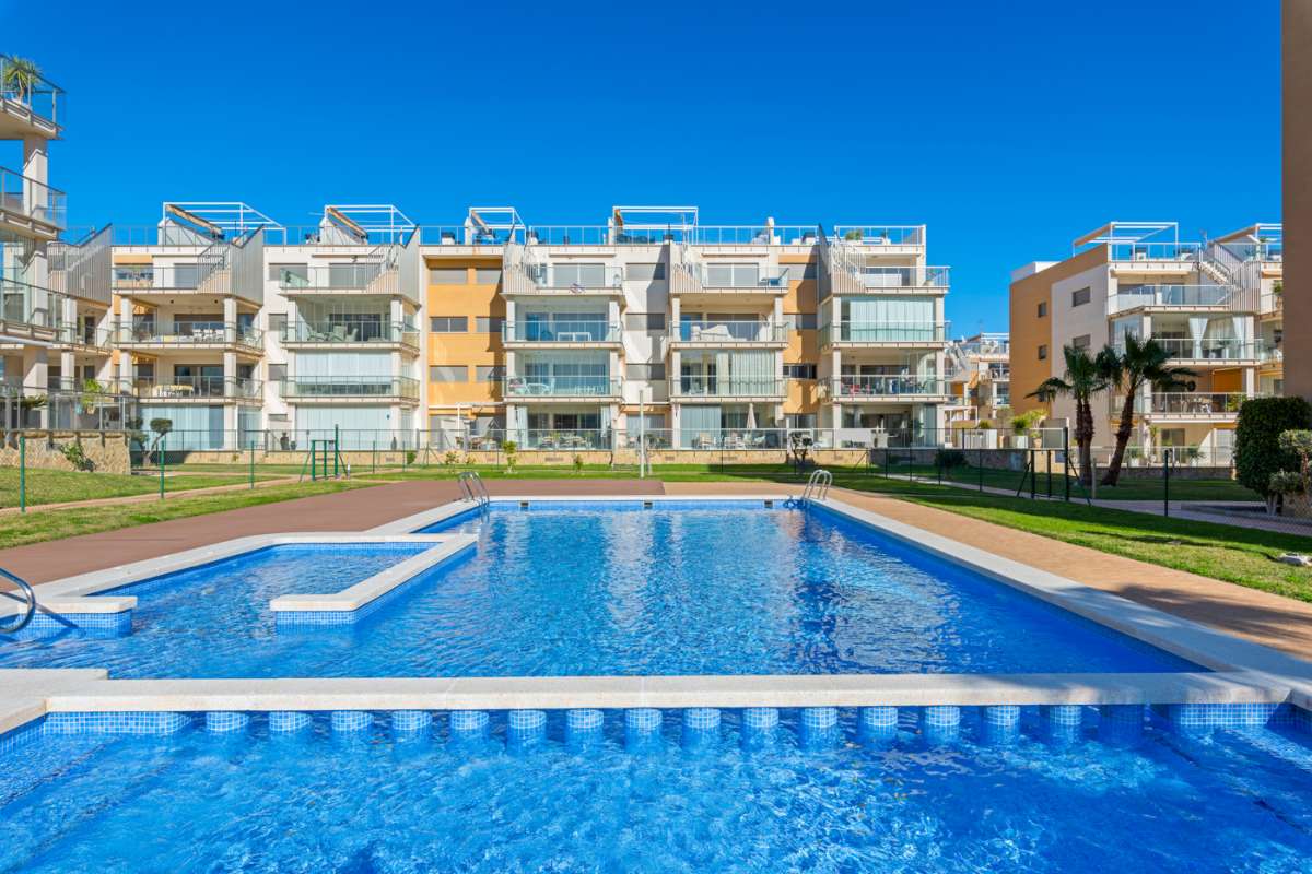 Resale - 2 Bedroom 2 Bathroom Apartment in Villamartín -  - Alicante