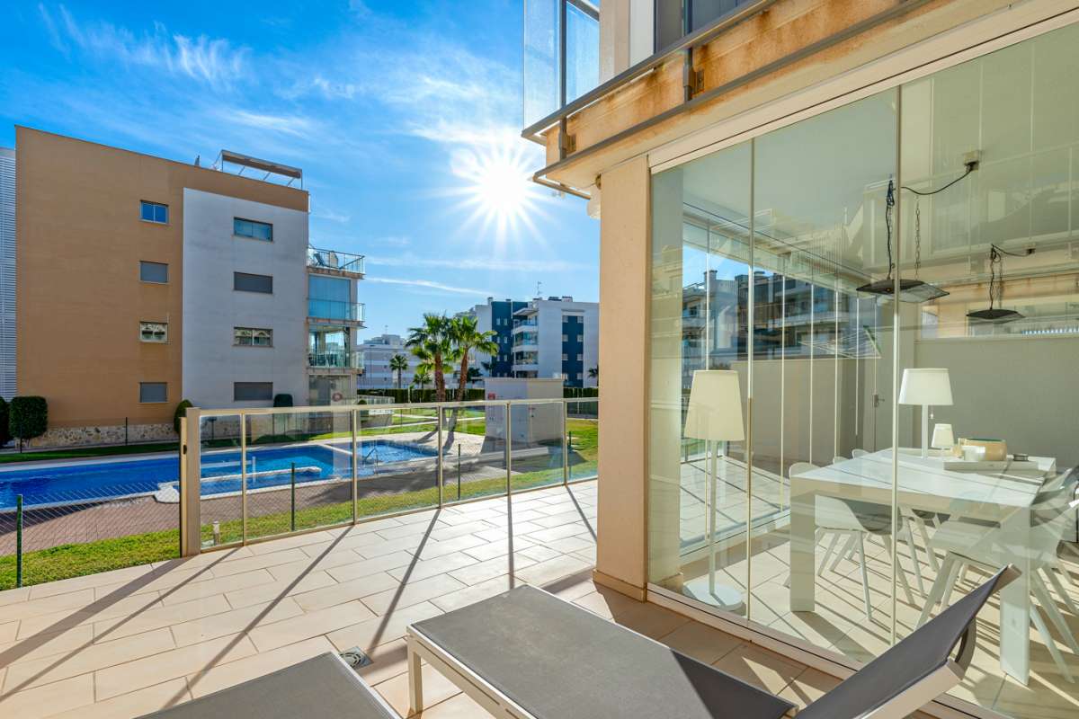 Resale - 2 Bedroom 2 Bathroom Apartment in Villamartín -  - Alicante