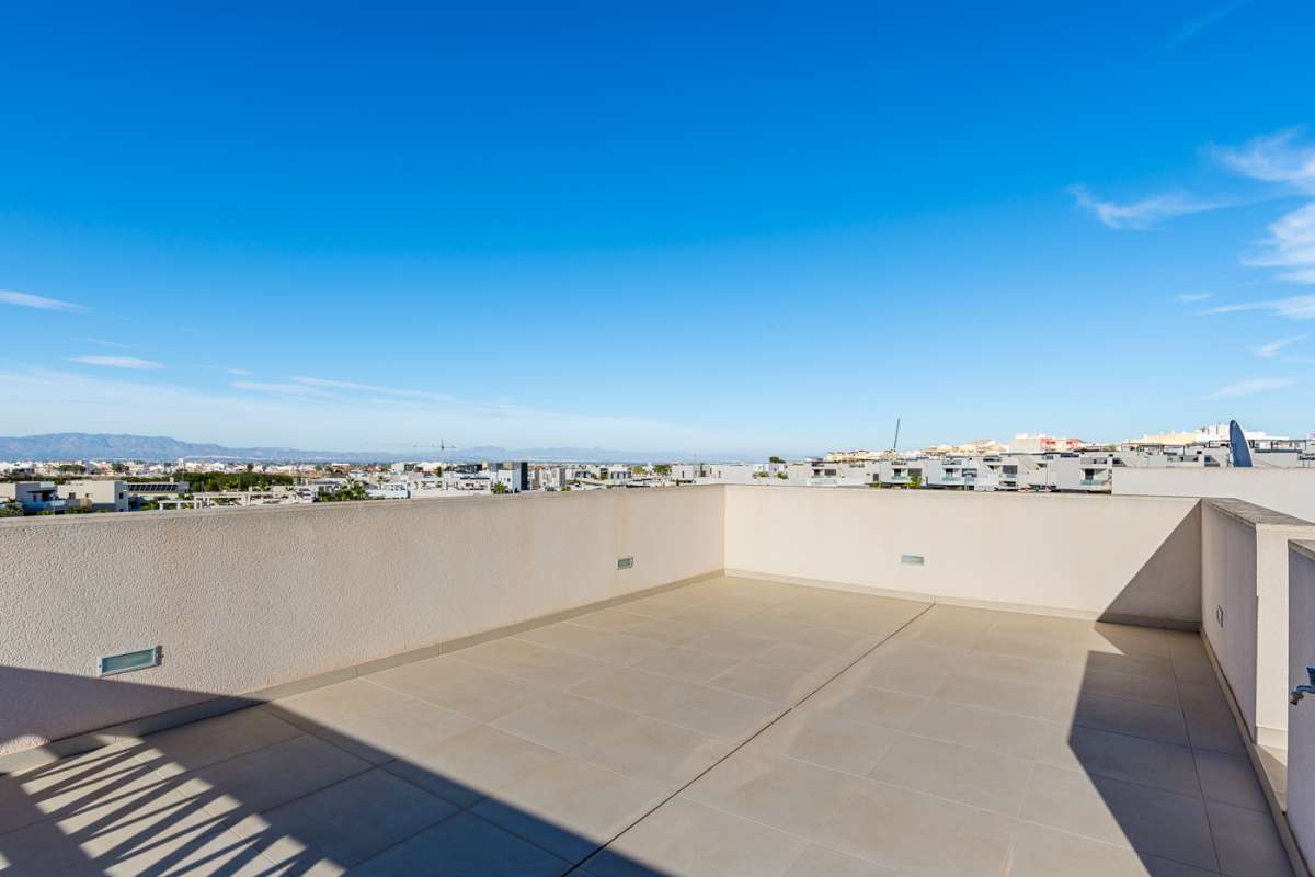 Resale - 3 Bedroom 2 Bathroom Villa in Benijófar -  - Alicante