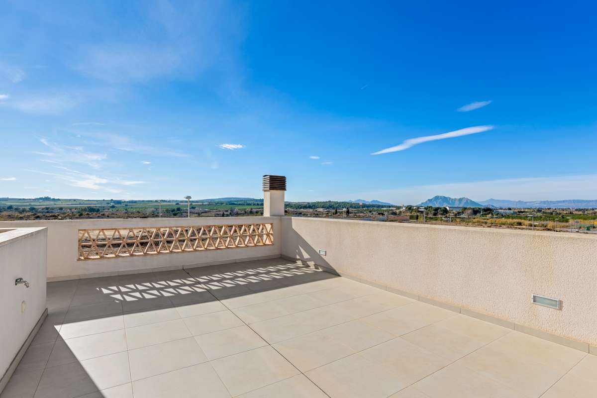 Resale - 3 Bedroom 2 Bathroom Villa in Benijófar -  - Alicante