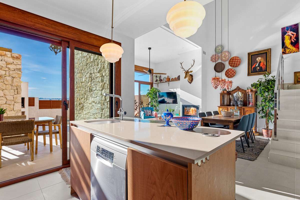 Resale - 3 Bedroom 2 Bathroom Villa in Benijófar -  - Alicante