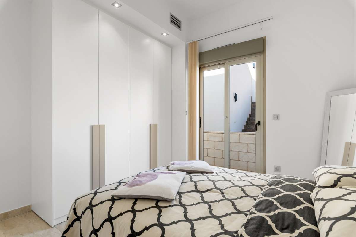 Resale - 3 Bedroom 2 Bathroom Villa in Villamartín -  - Alicante