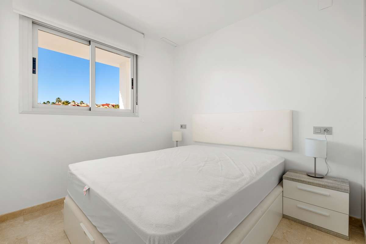 Resale - 3 Bedroom 2 Bathroom Apartment in Villamartín -  - Alicante