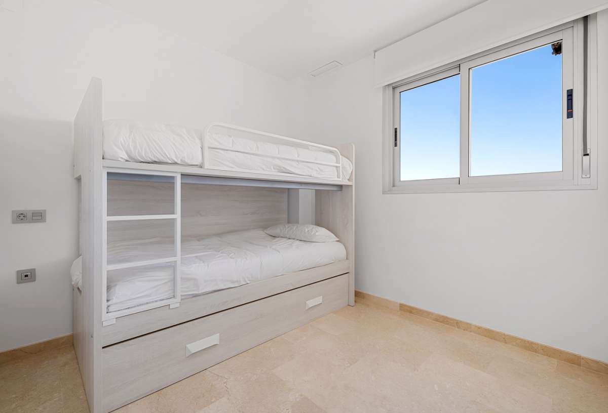 Resale - 3 Bedroom 2 Bathroom Apartment in Villamartín -  - Alicante