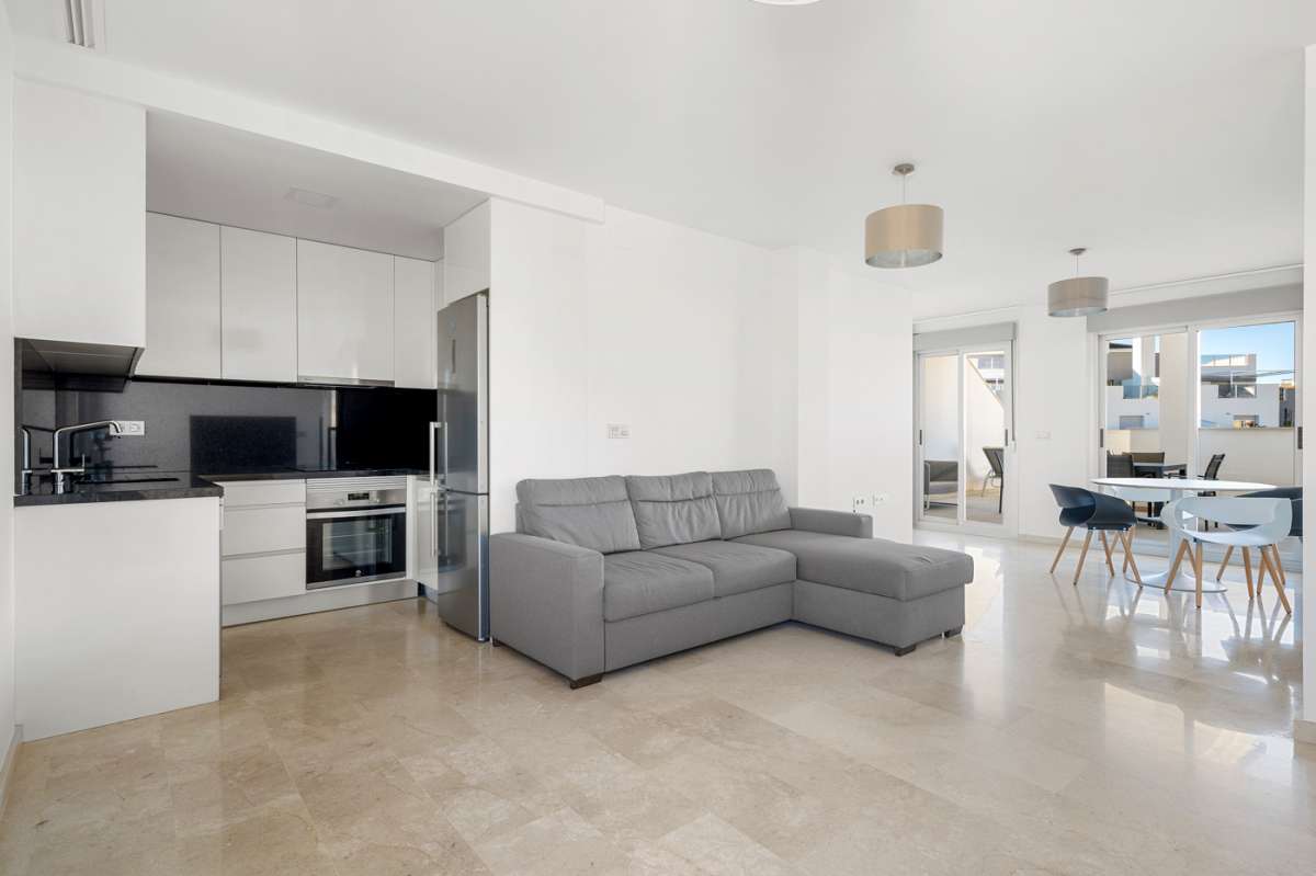 Resale - 3 Bedroom 2 Bathroom Apartment in Villamartín -  - Alicante