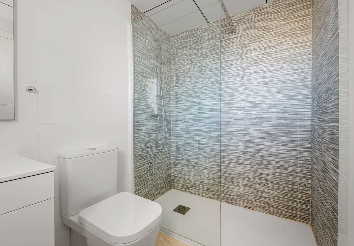 Resale - 3 Bedroom 2 Bathroom Apartment in Villamartín -  - Alicante