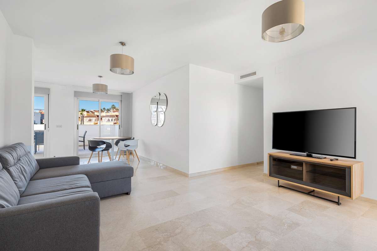 Resale - 3 Bedroom 2 Bathroom Apartment in Villamartín -  - Alicante