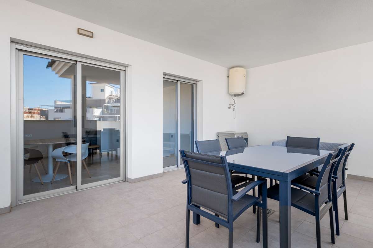 Resale - 3 Bedroom 2 Bathroom Apartment in Villamartín -  - Alicante