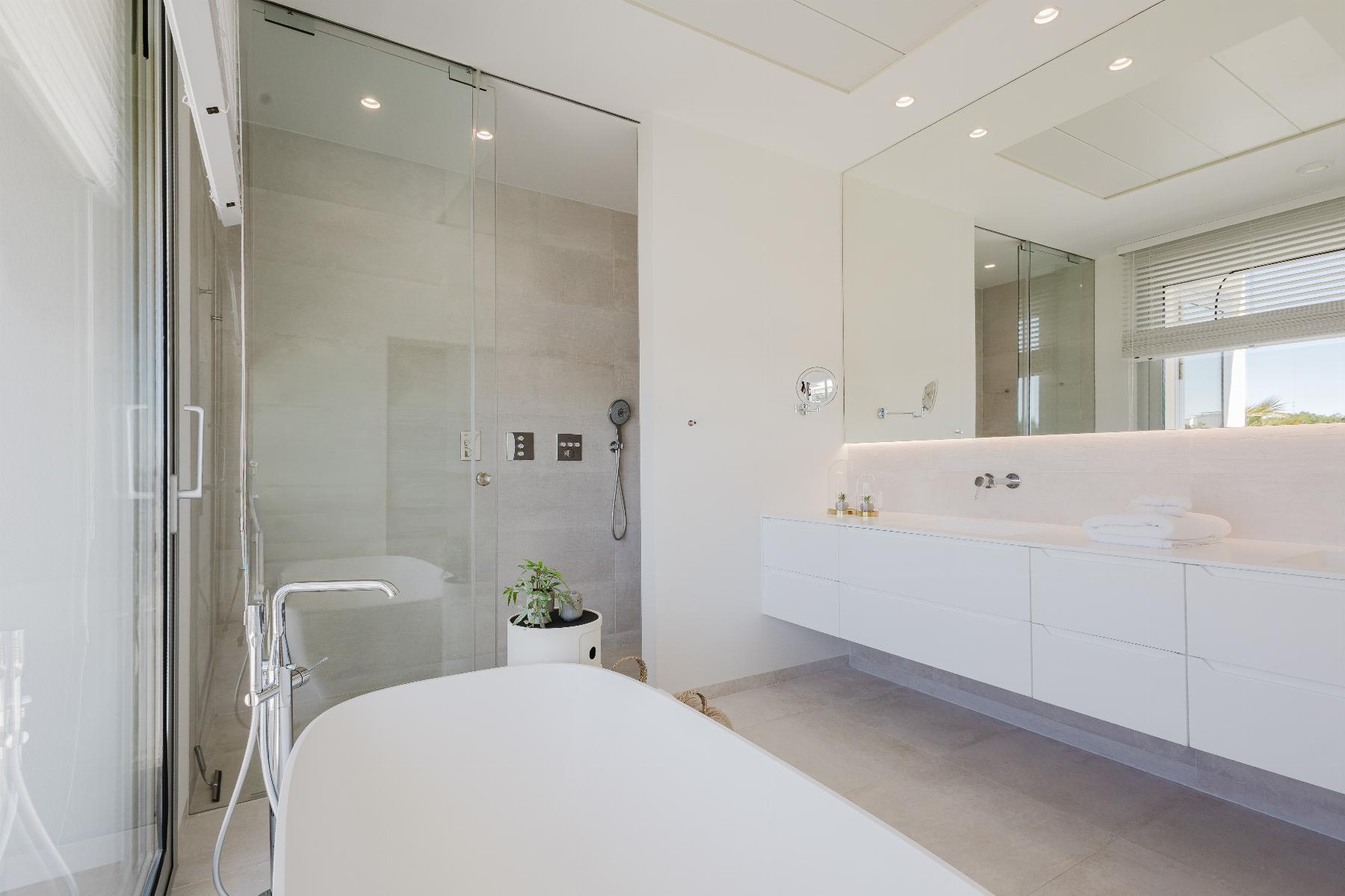 Resale - 5 Bedroom 6 Bathroom Villa in Orihuela Costa - Las Colinas Golf - Alicante