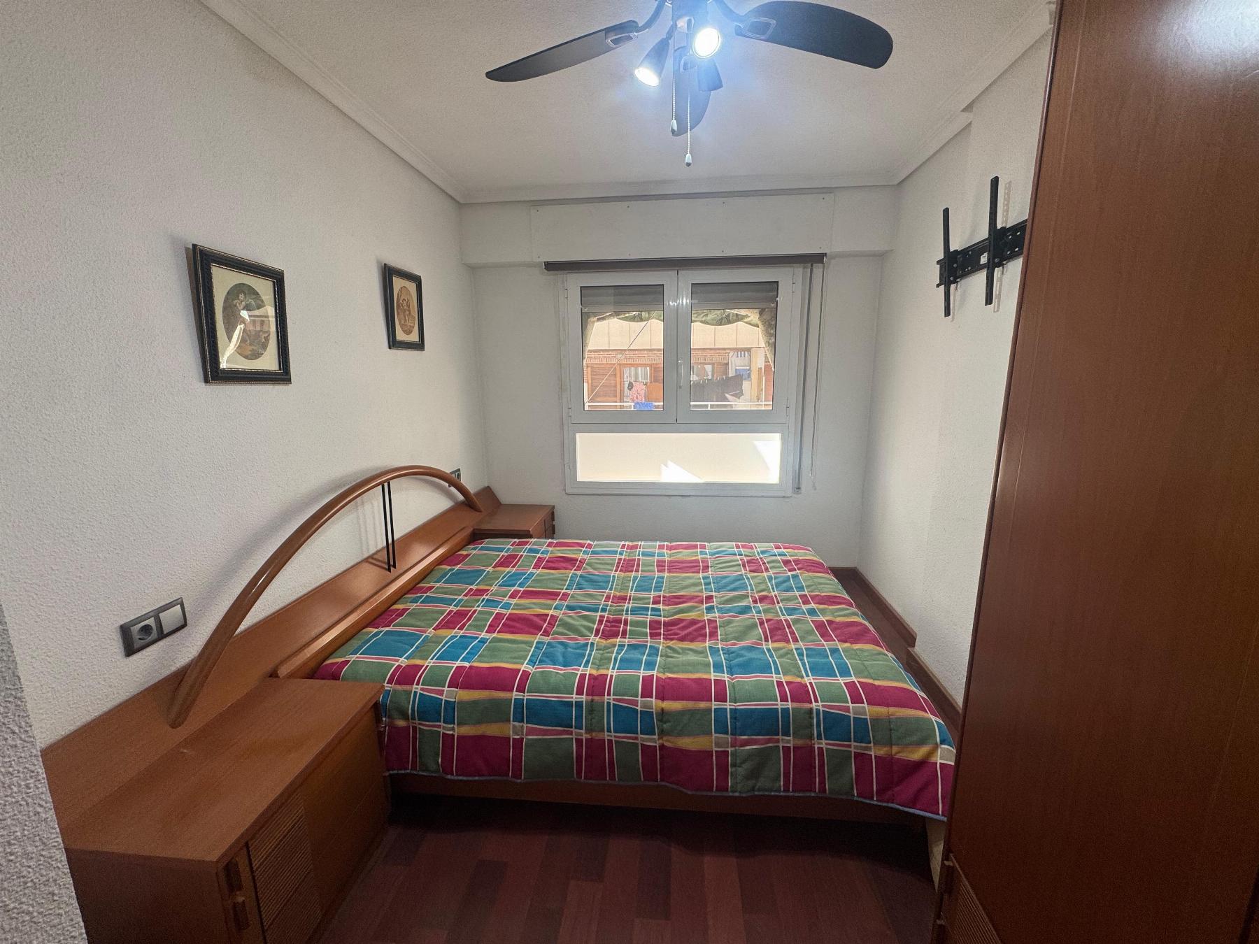 Resale - 3 Bedroom 2 Bathroom Apartamento in Torrevieja - Playa del Acequión - Alicante