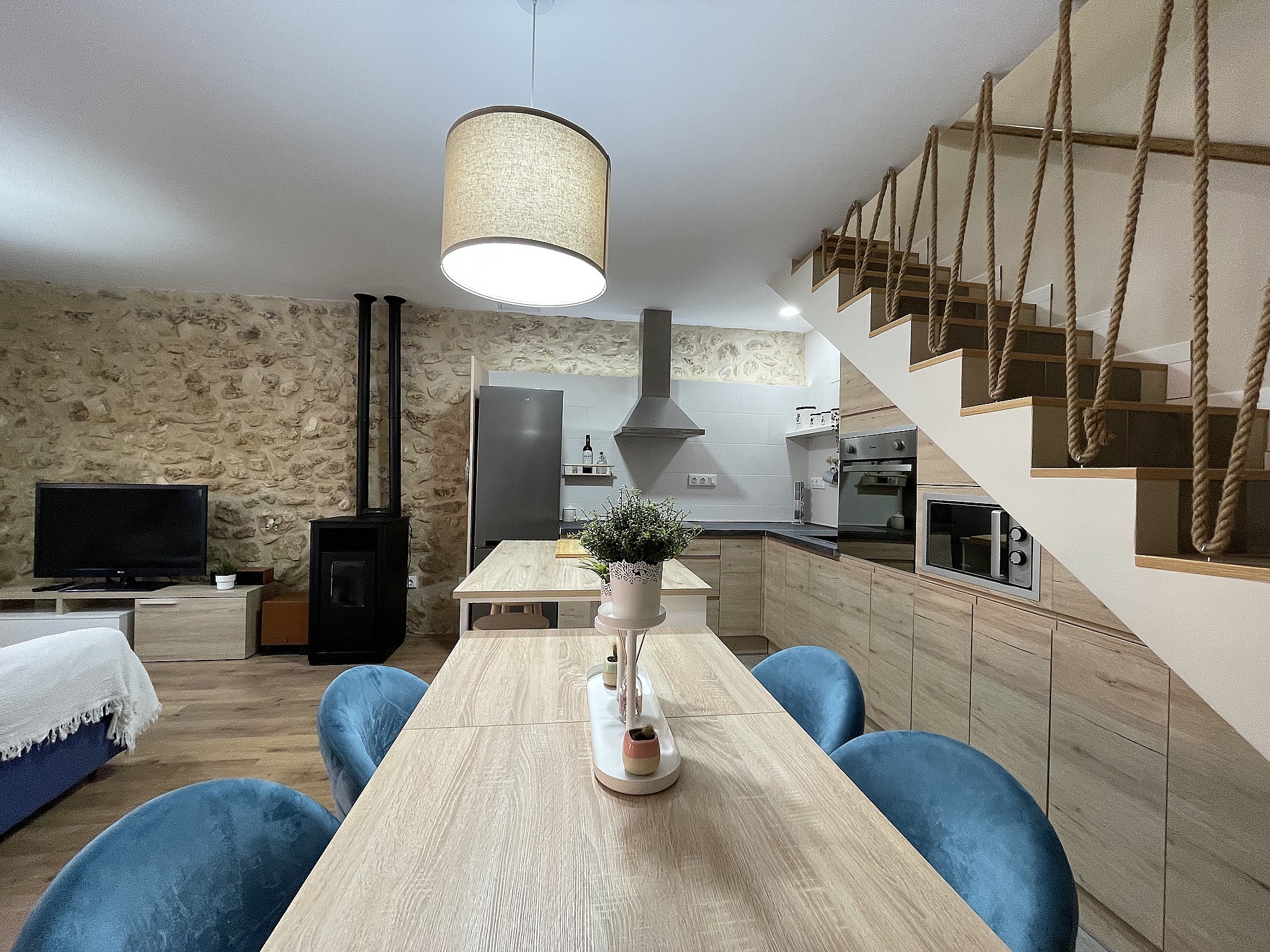 Resale - 3 Bedroom 2 Bathroom Townhouse in Pinoso -  - Alicante