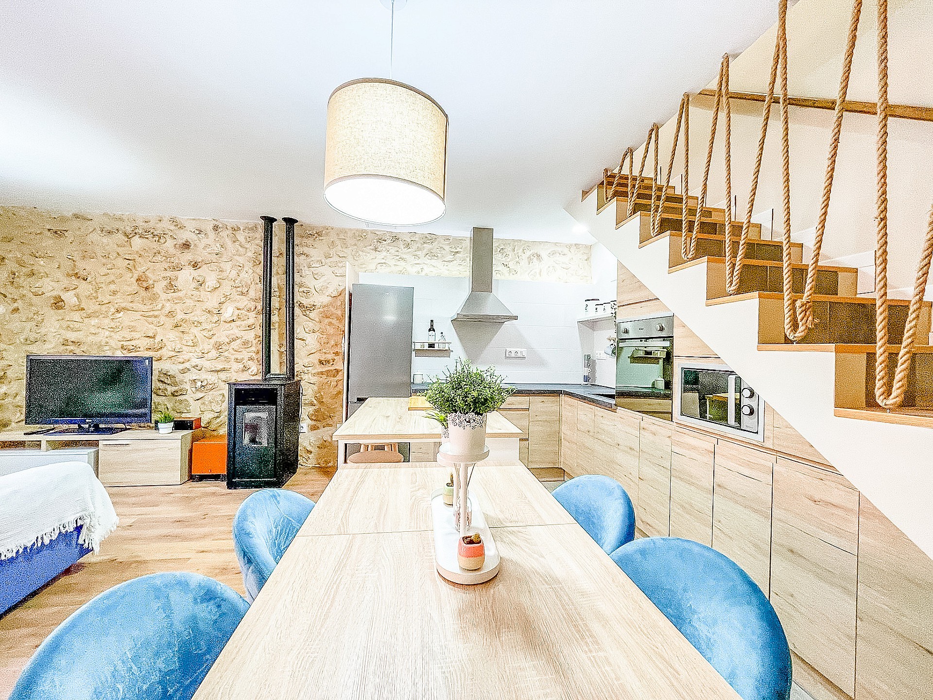 Resale - 3 Bedroom 2 Bathroom Townhouse in Pinoso -  - Alicante