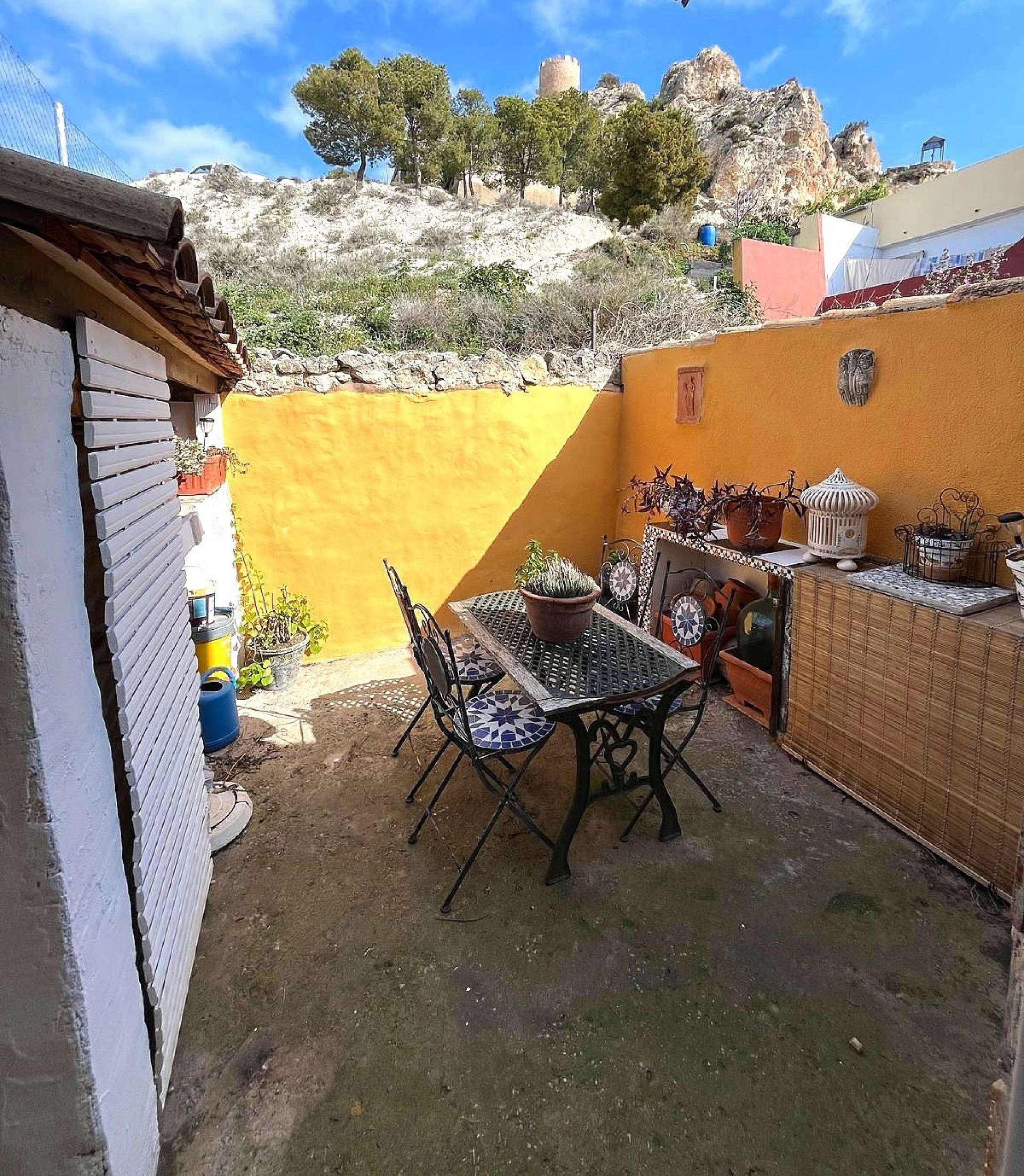 Resale - 2 Bedroom 2 Bathroom Townhouse in Castalla -  - Alicante