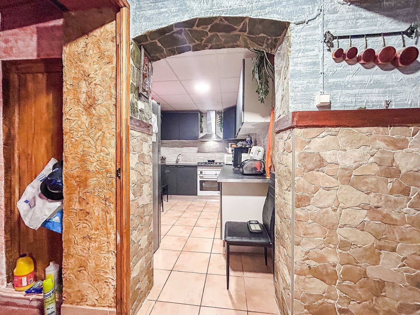 9 Bedroom 2 Bathroom Semi-detached in Sax