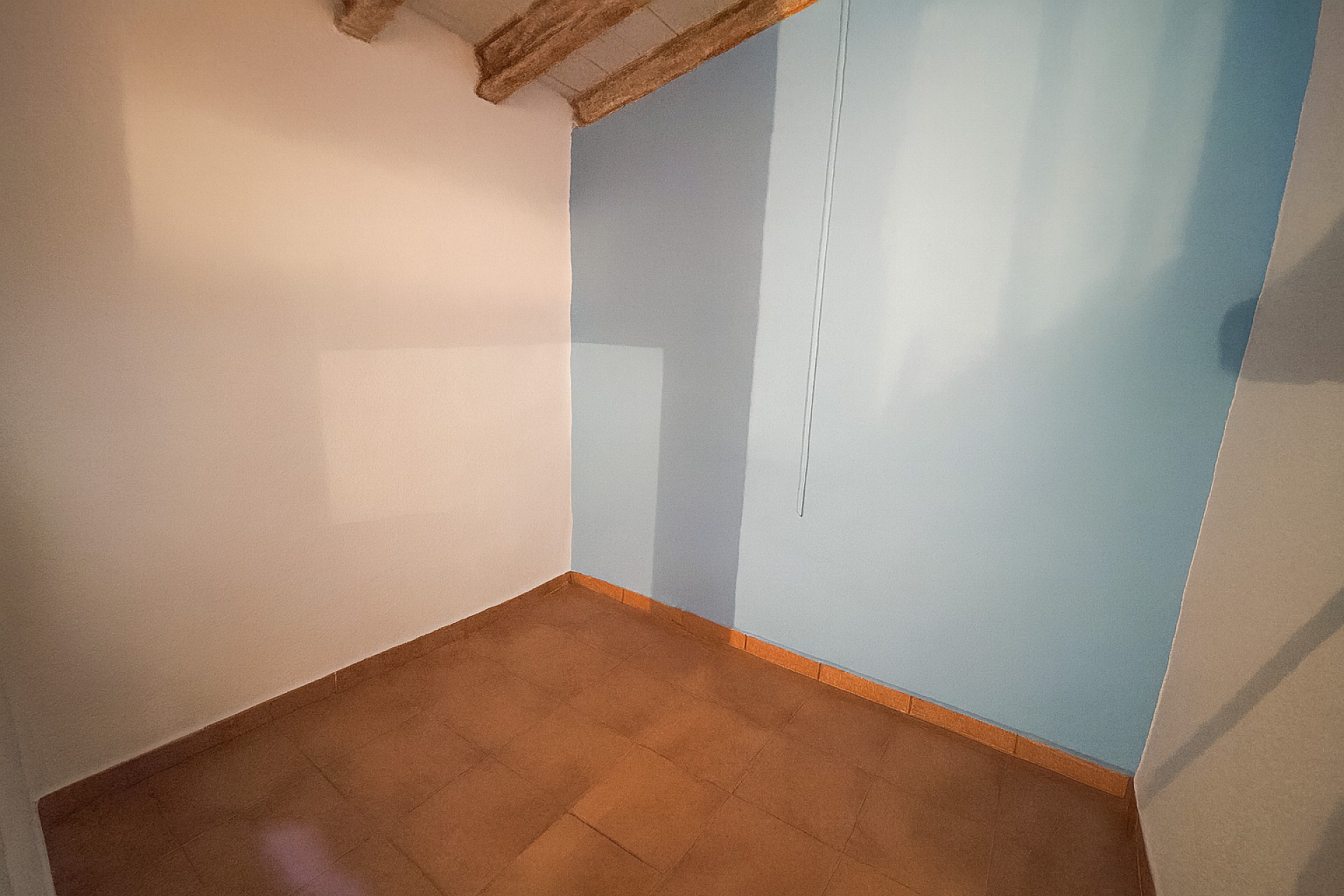 Resale - 9 Bedroom 2 Bathroom Semi-detached in Sax -  - Alicante