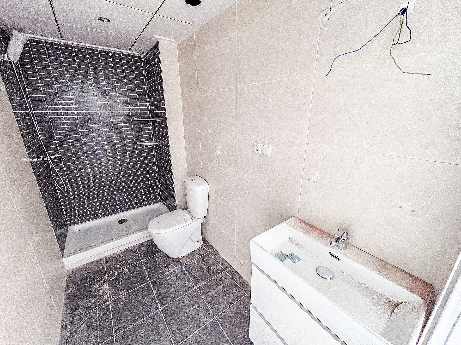 Resale - 2 Bedroom 1 Bathroom Apartment in Crevillente -  - Alicante