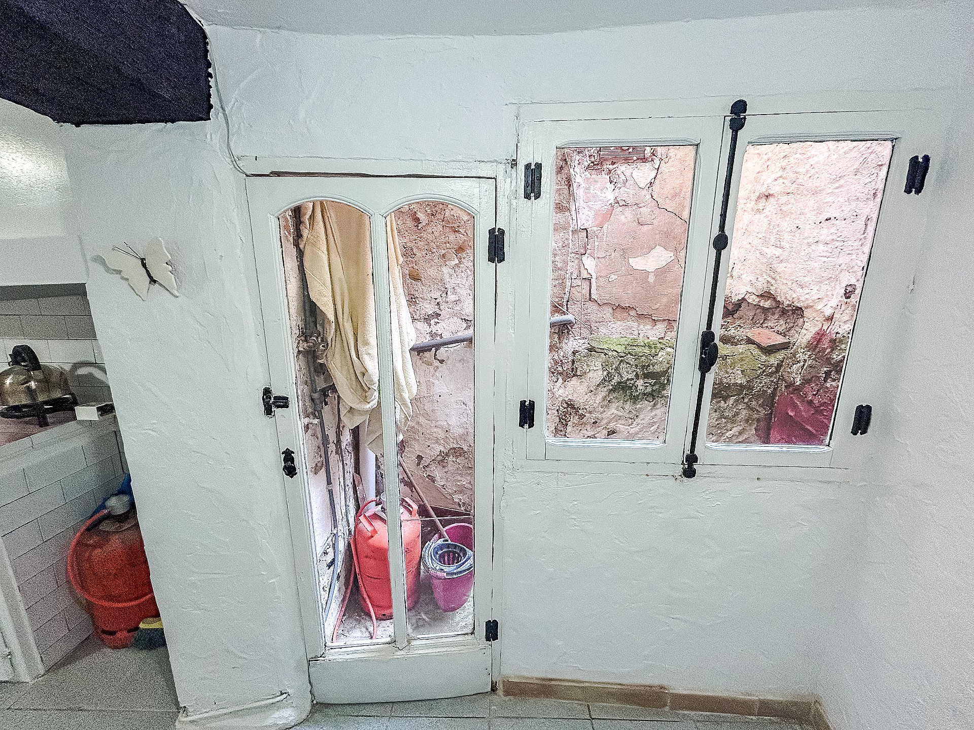 Resale - 4 Bedroom 2 Bathroom Townhouse in Onil -  - Alicante