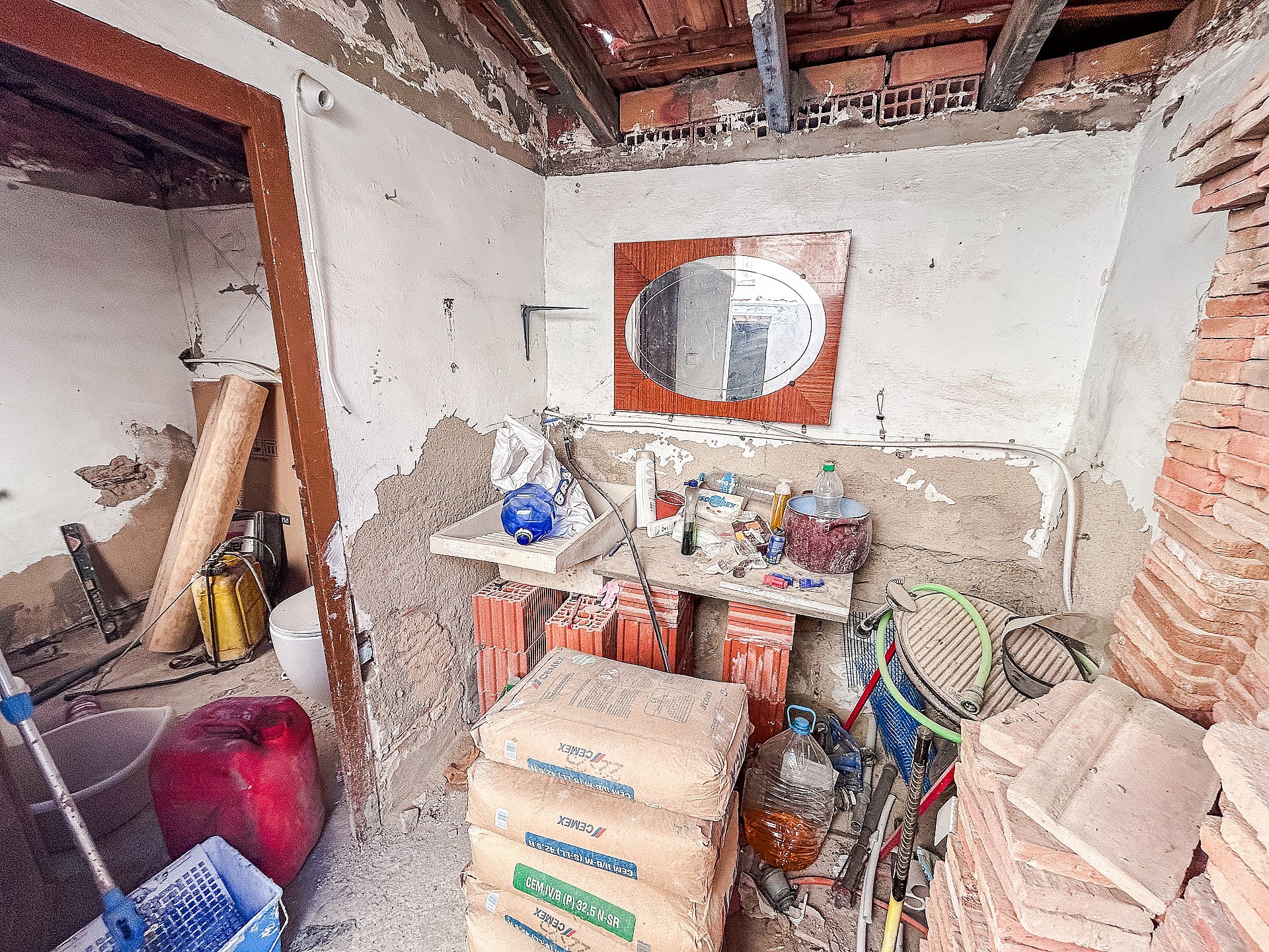 Resale - 2 Bedroom 1 Bathroom Finca in Elda -  - Alicante