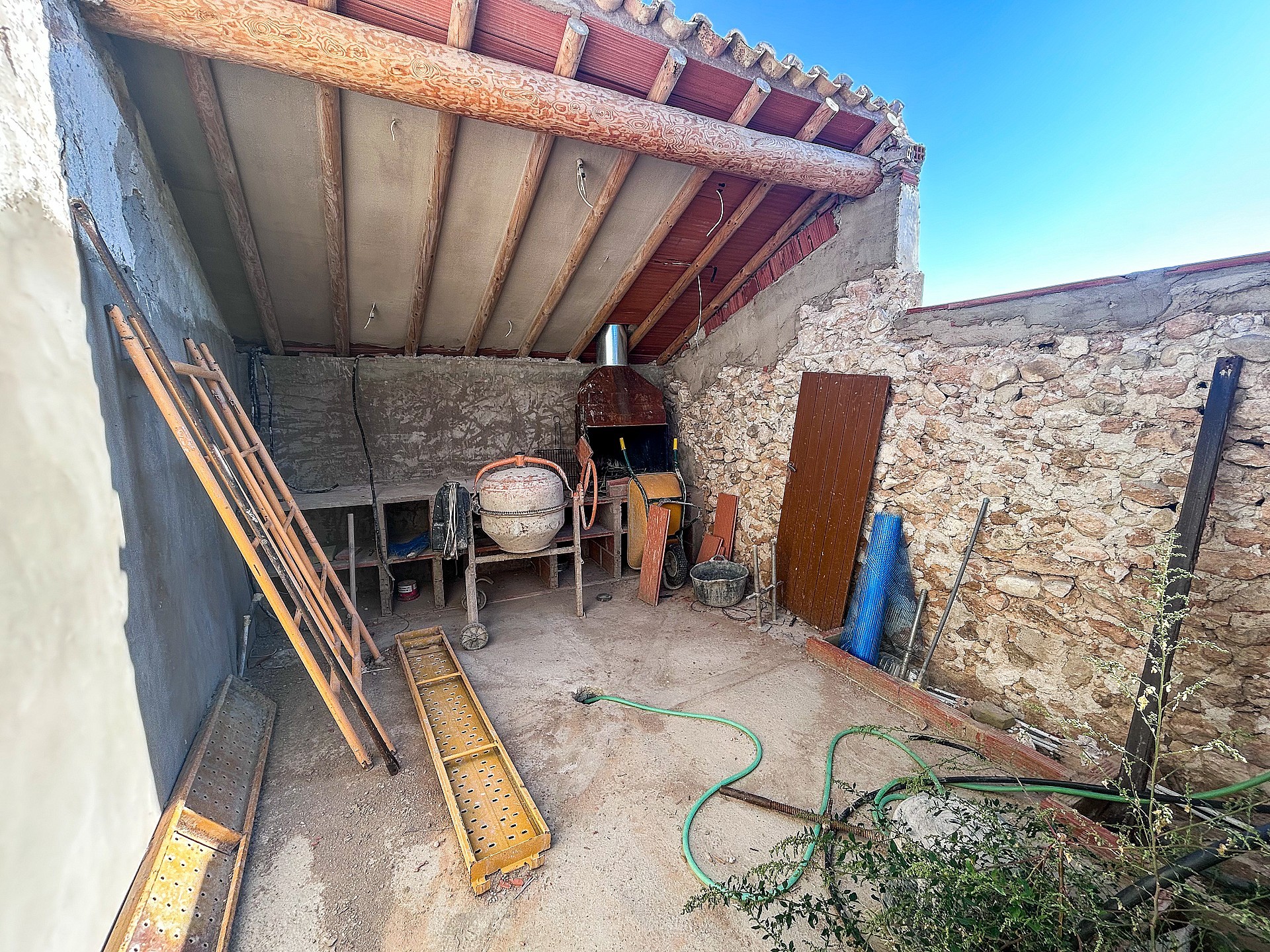 Resale - 2 Bedroom 1 Bathroom Finca in Elda -  - Alicante