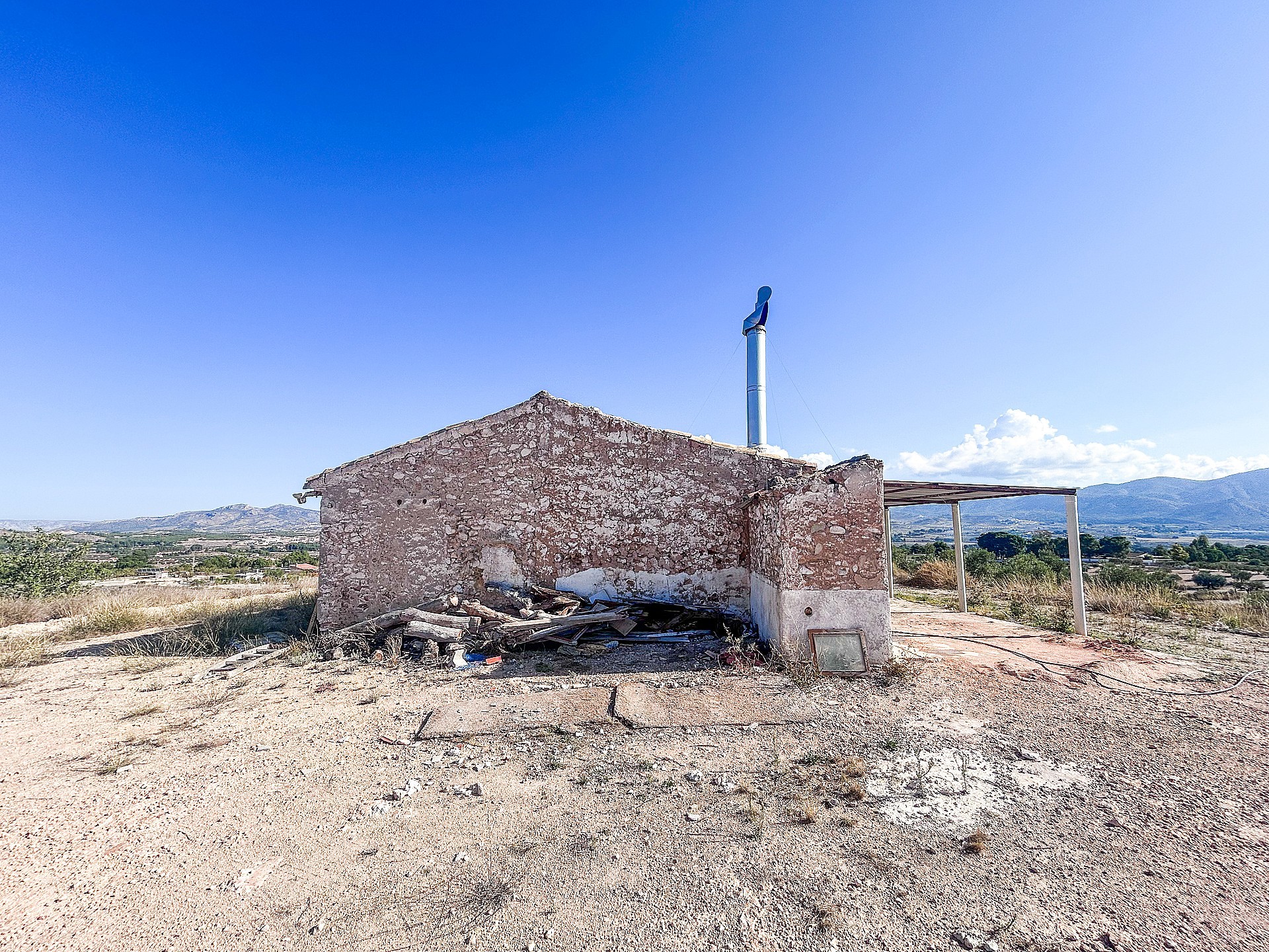 Resale - 2 Bedroom 1 Bathroom Finca in Elda -  - Alicante