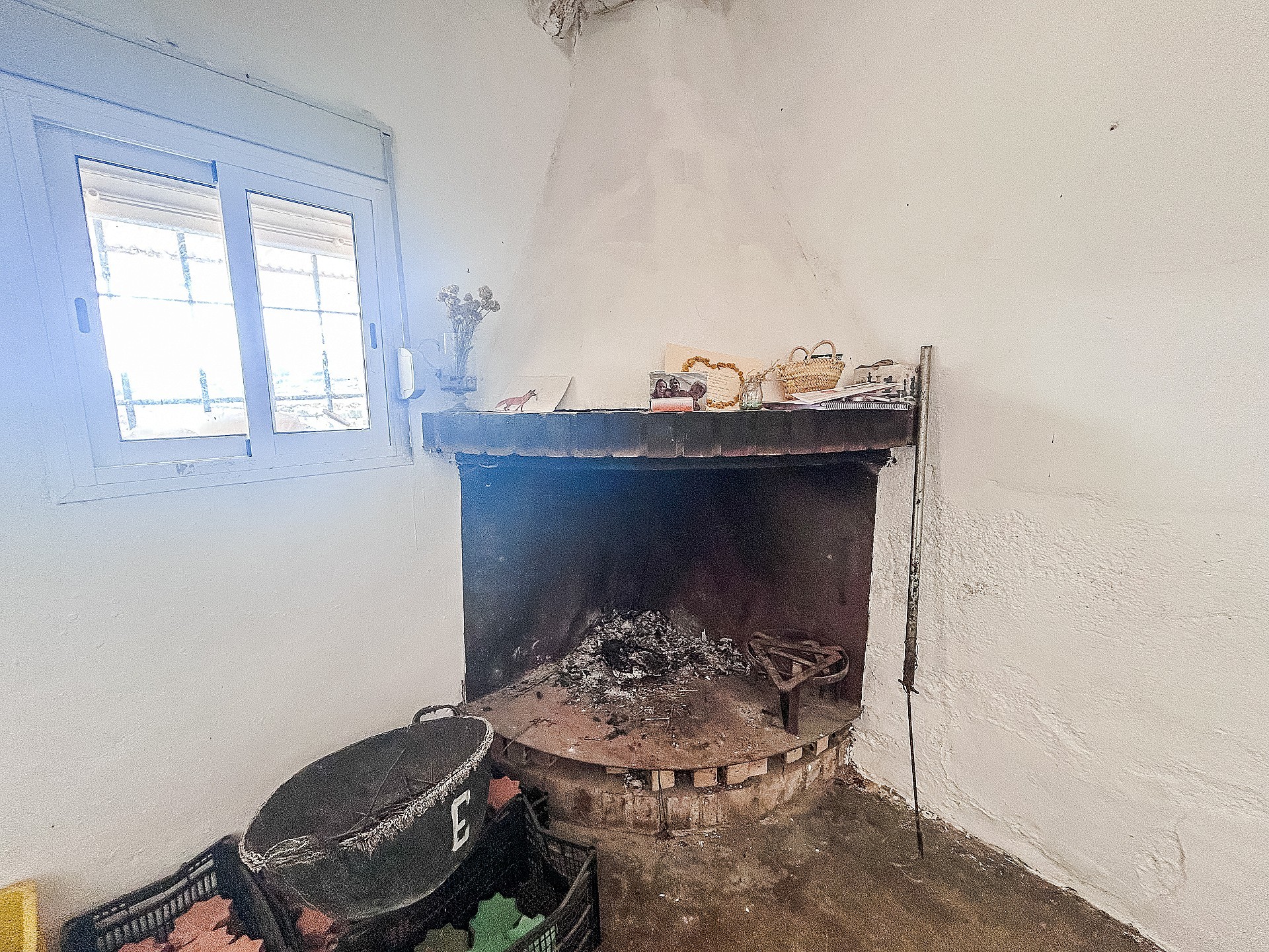 Resale - 2 Bedroom 1 Bathroom Finca in Elda -  - Alicante