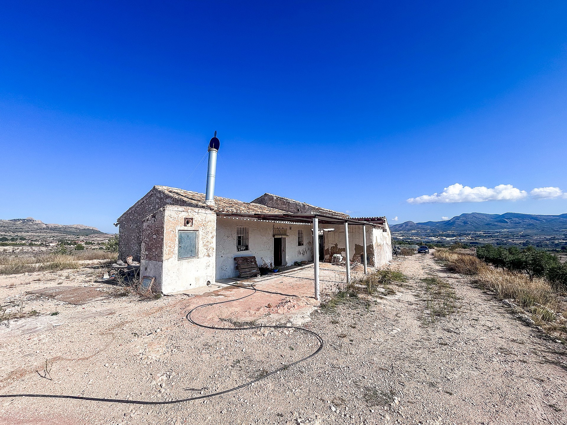 Resale - 2 Bedroom 1 Bathroom Finca in Elda -  - Alicante