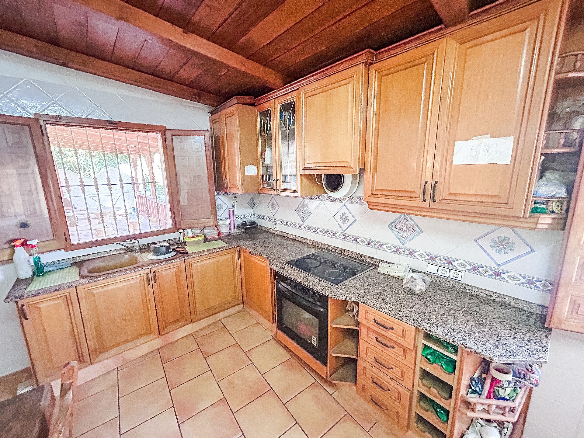 Resale - 4 Bedroom 1 Bathroom Cave House in Casas del Señor -  - Alicante
