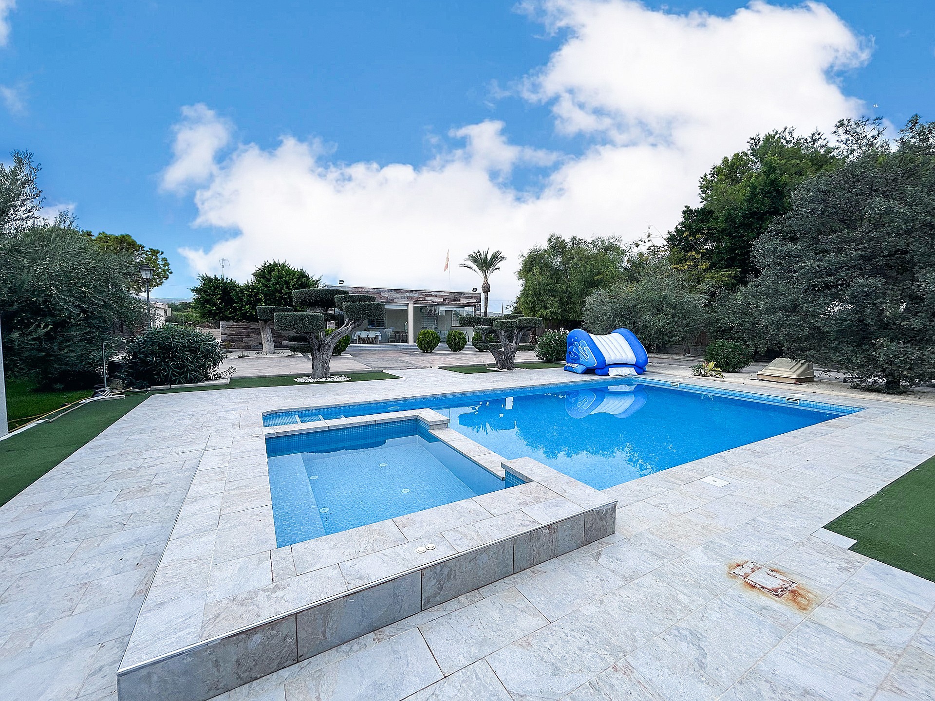 Resale - 3 Bedroom 3 Bathroom Villa in Crevillente -  - Alicante