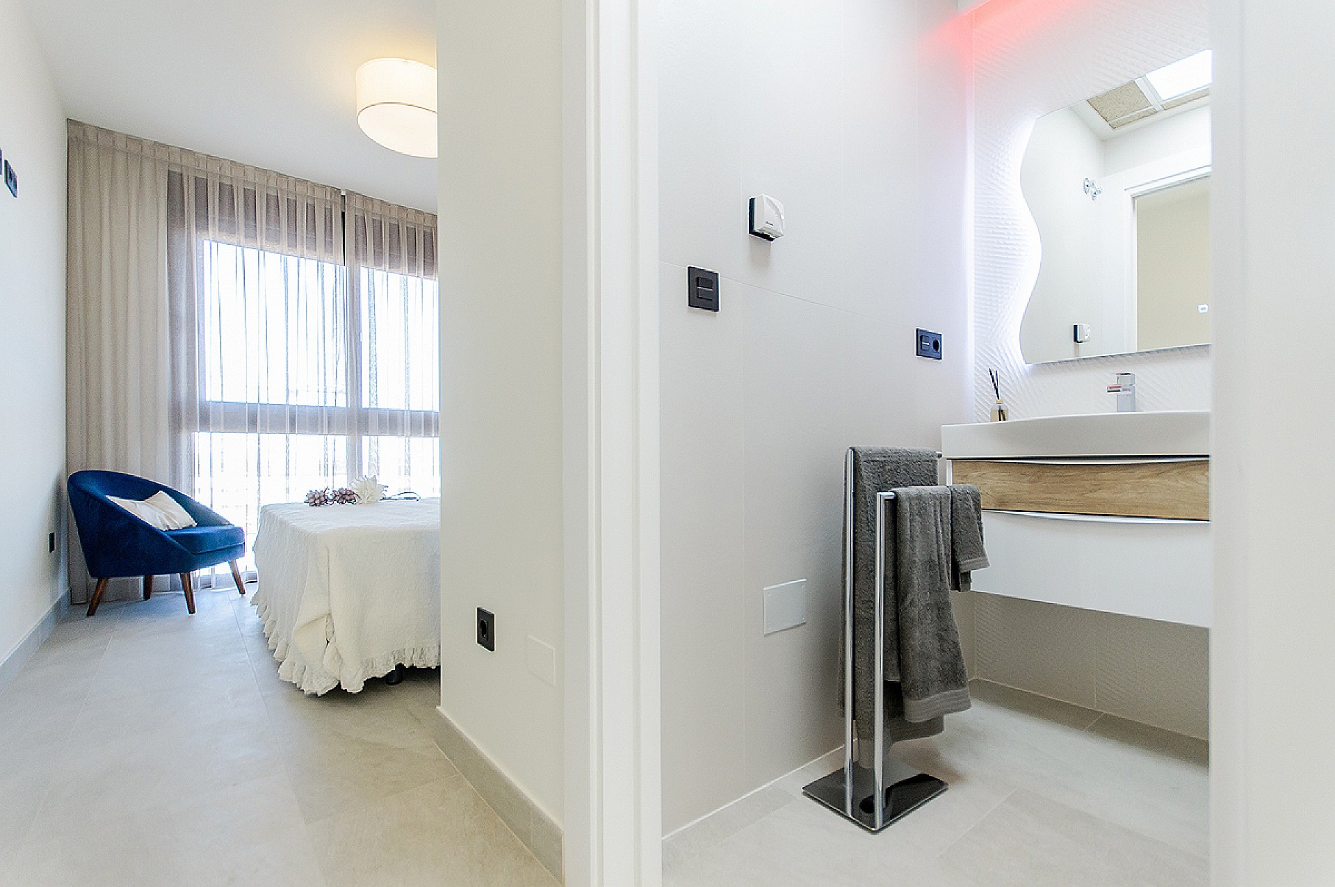 Resale - 2 Bedroom 2 Bathroom Apartment in Torrevieja -  - Alicante