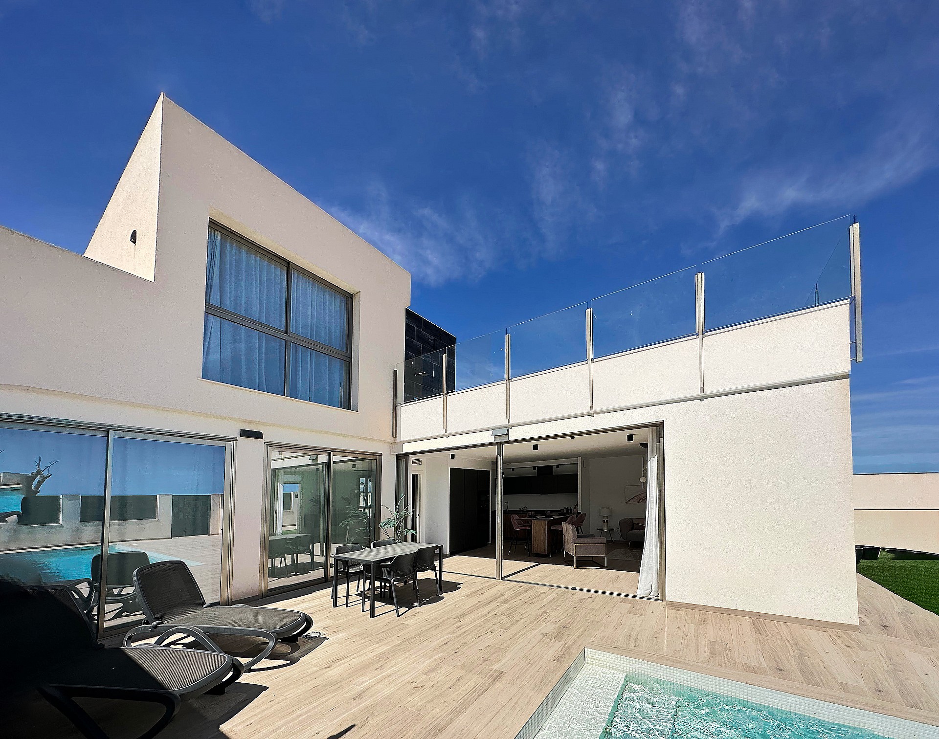 Resale - 3 Bedroom 3 Bathroom Villa in La Manga del Mar Menor -  - Murcia