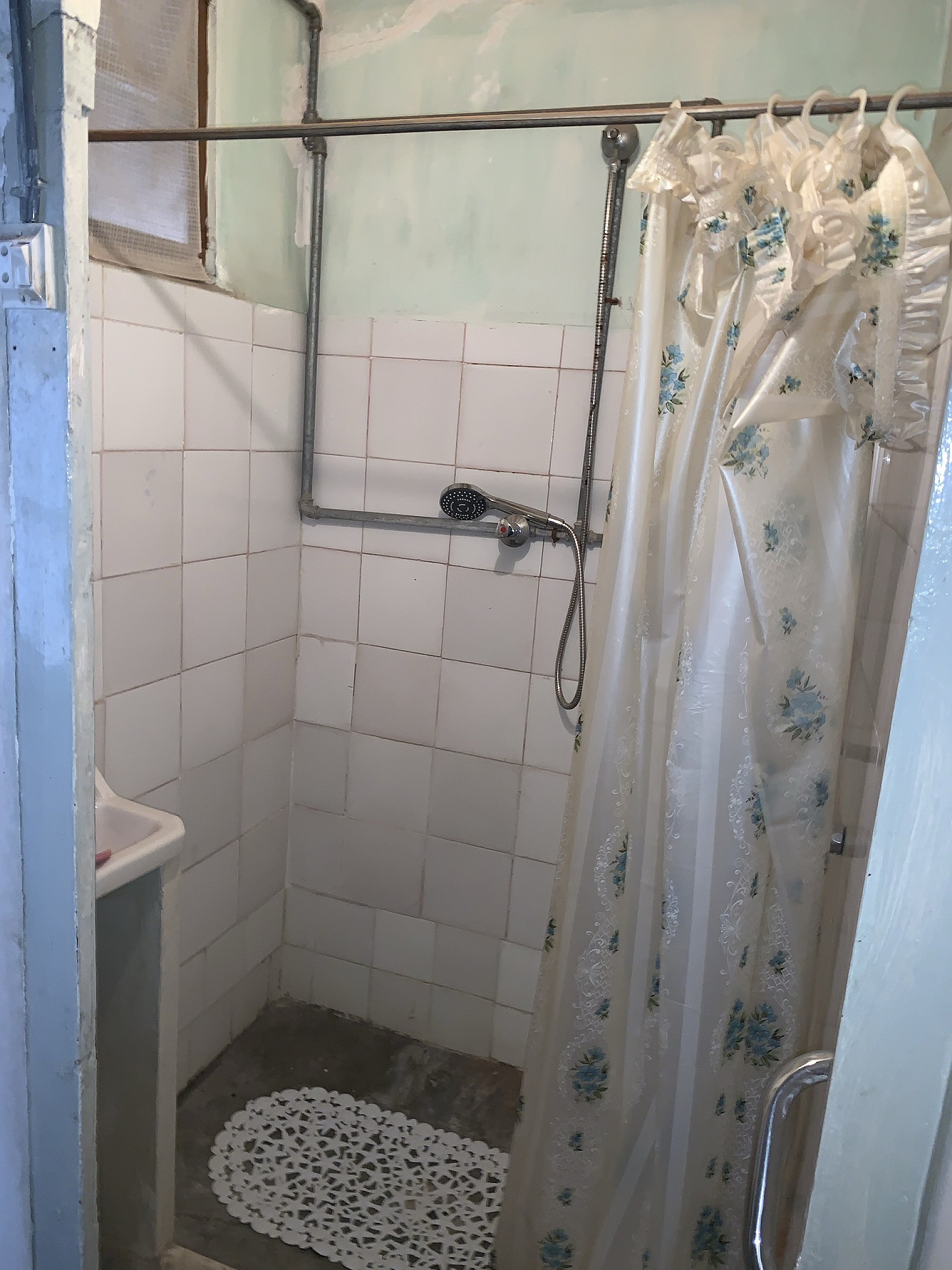 Resale - 7 Bedroom 1 Bathroom Townhouse in Agost -  - Alicante