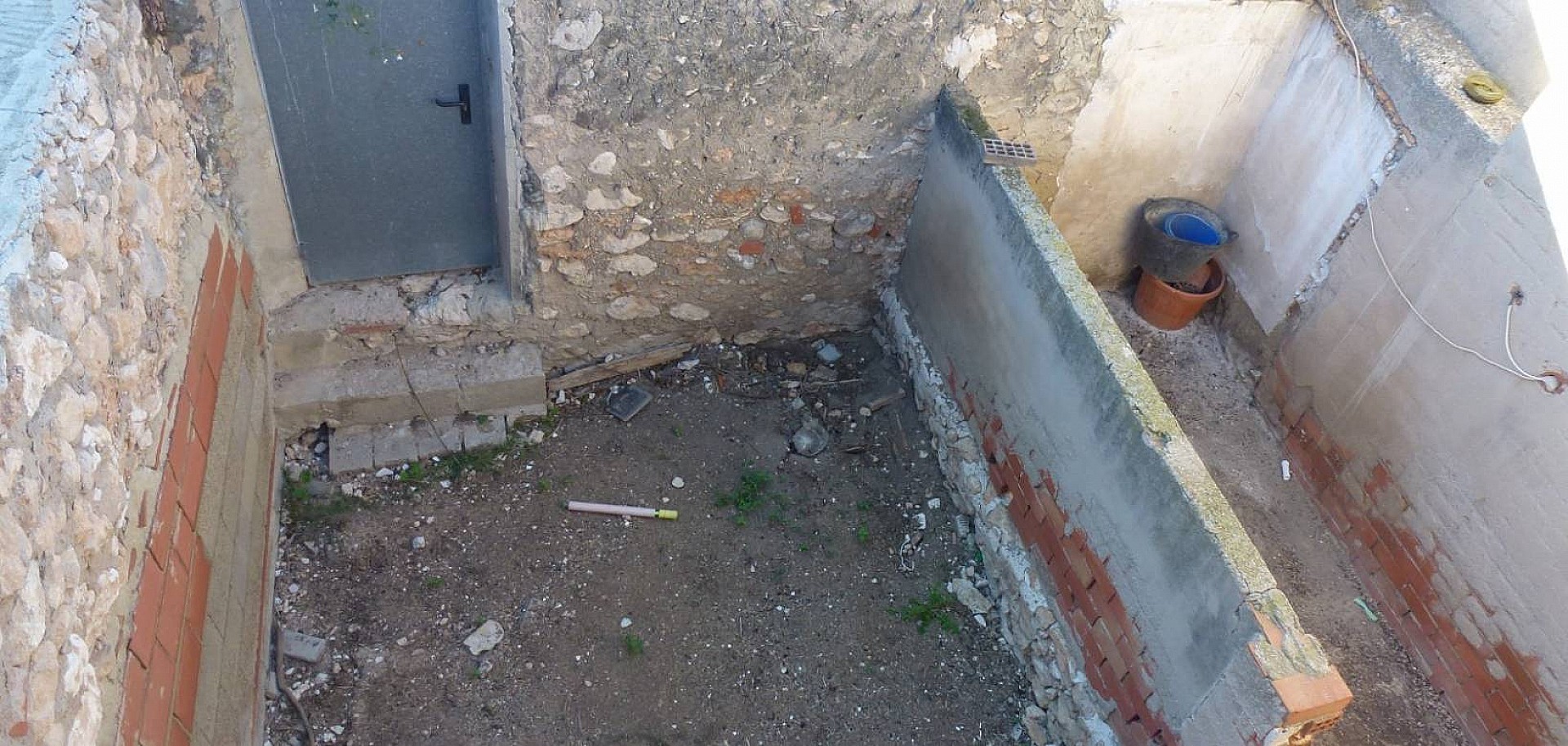 Resale - 3 Bedroom 1 Bathroom Cave House in Canalosa -  - Alicante