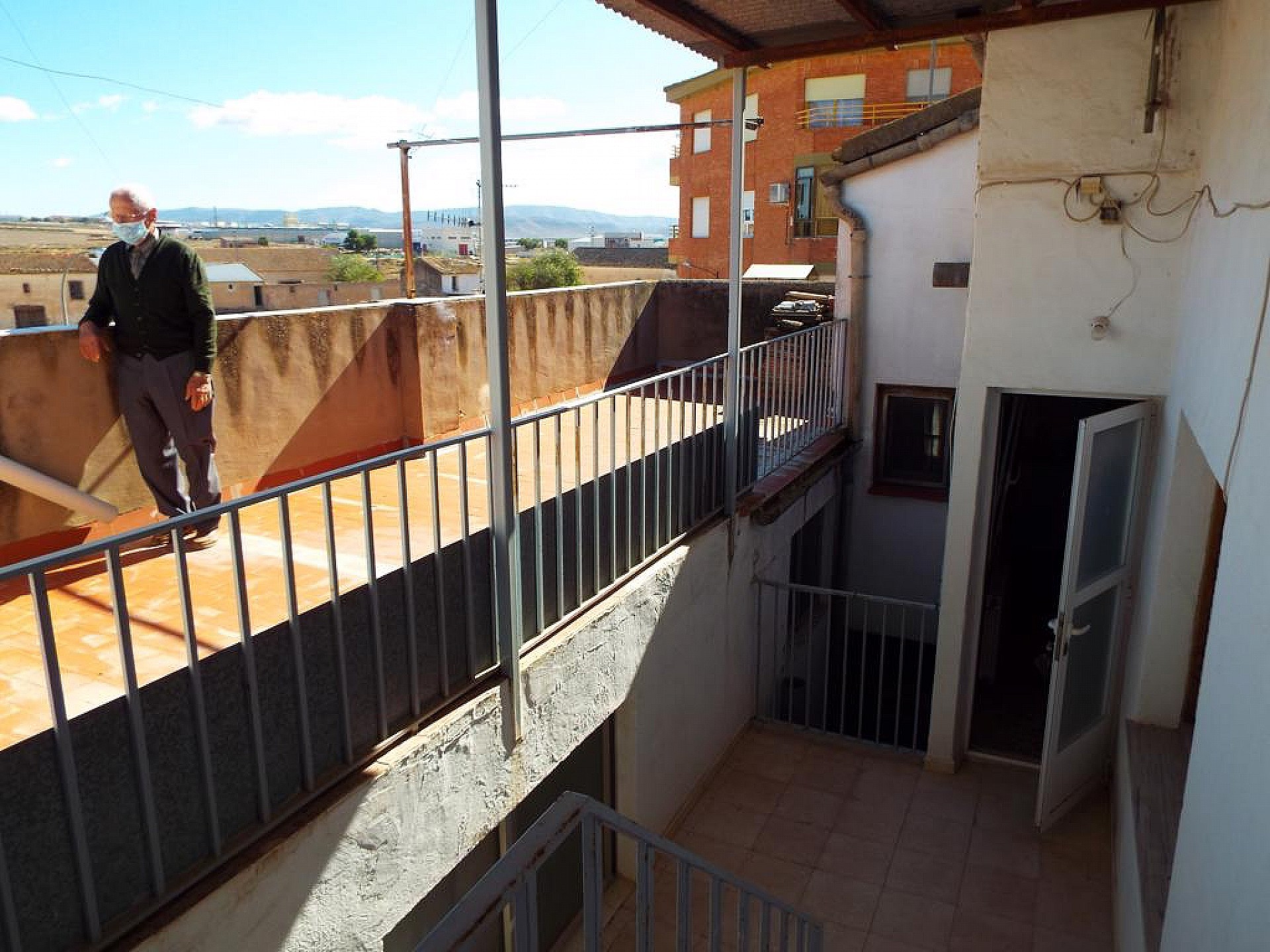 Resale - 4 Bedroom 3 Bathroom Apartment in Caudete -  - Albacete