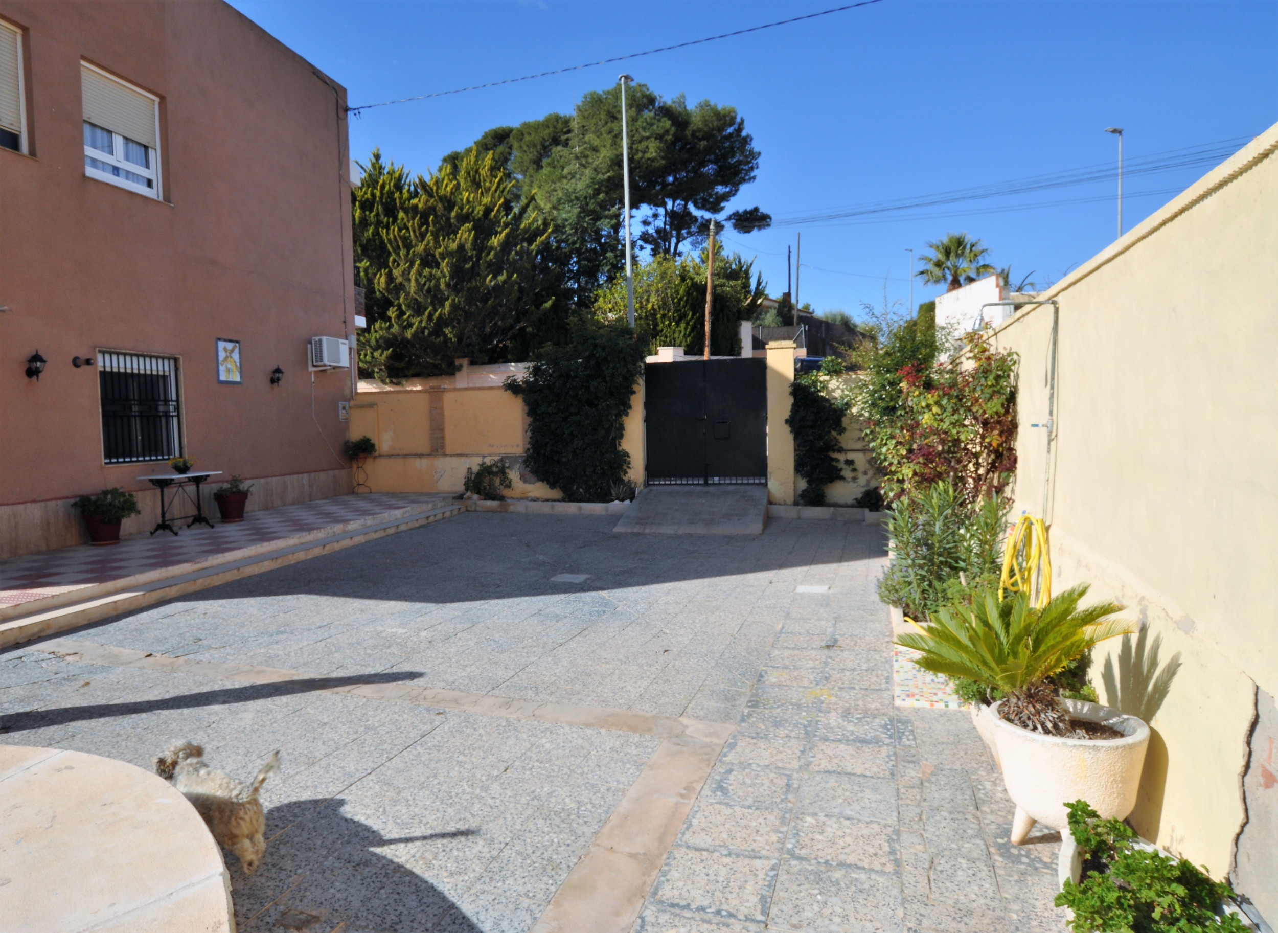 Resale - 4 Bedroom 3 Bathroom Townhouse in Monóvar -  - Alicante