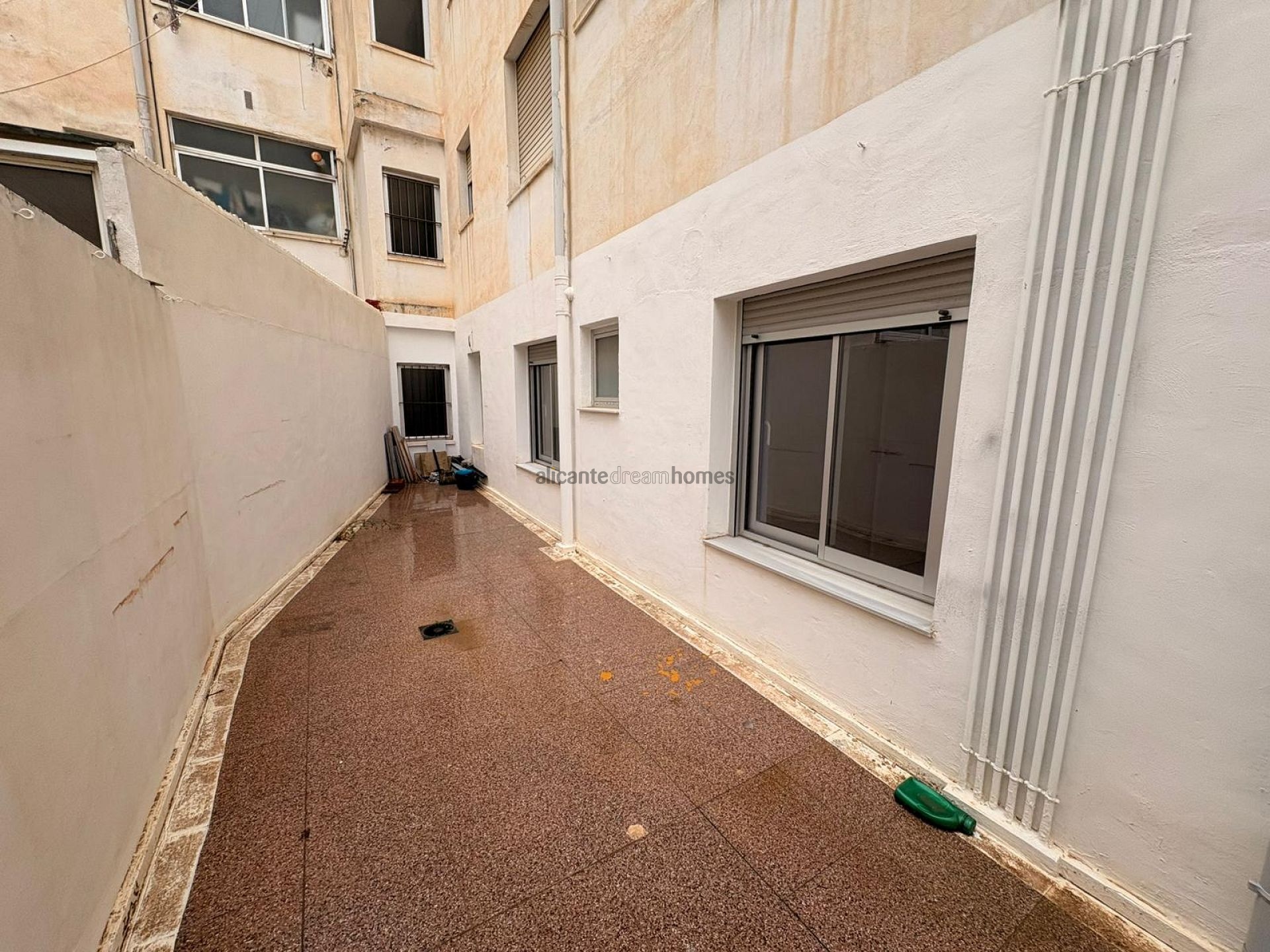 Resale - 3 Bedroom 2 Bathroom Apartment in Crevillente -  - Alicante