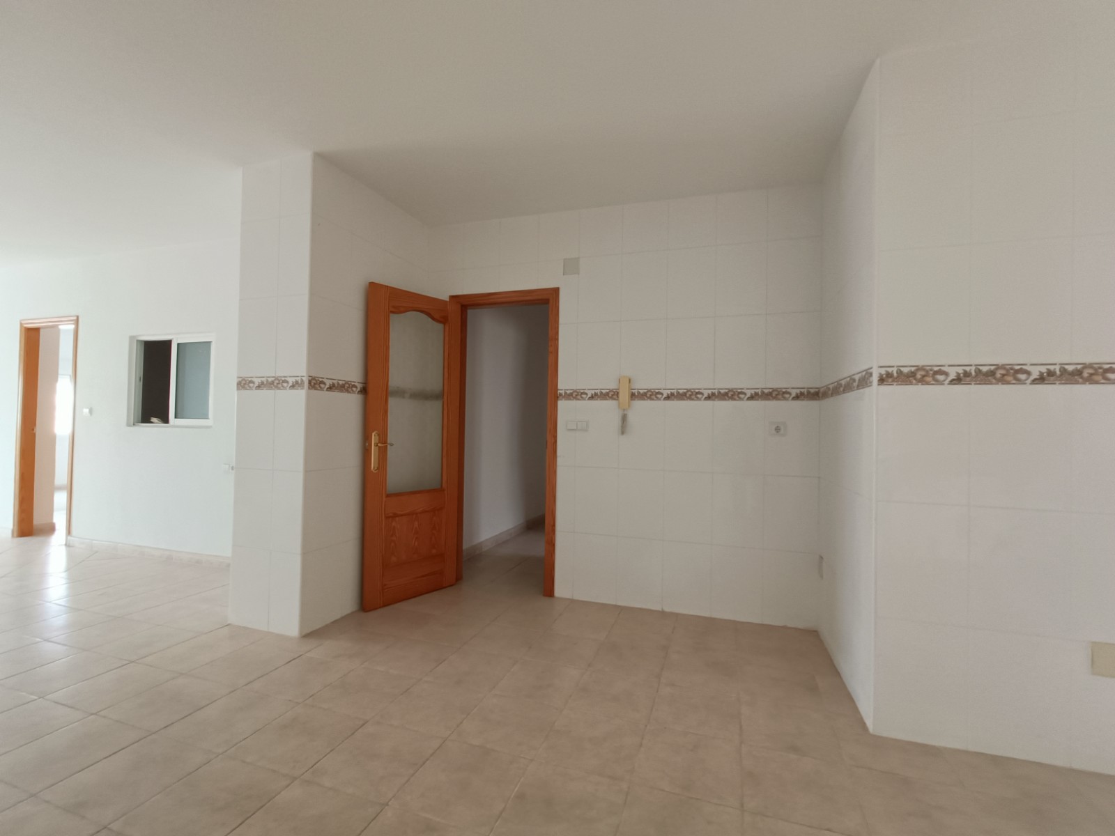 Resale - 7 Bedroom 3 Bathroom Townhouse in La Murada -  - Alicante
