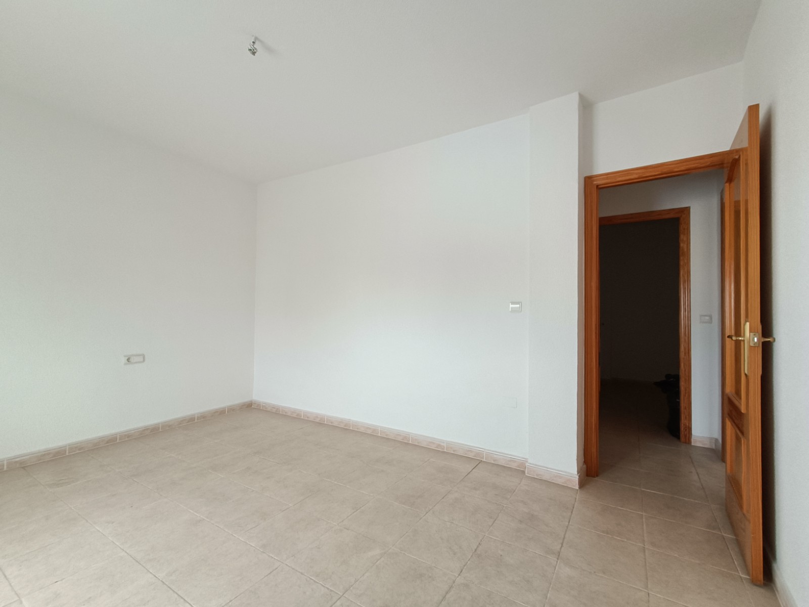 Resale - 7 Bedroom 3 Bathroom Townhouse in La Murada -  - Alicante