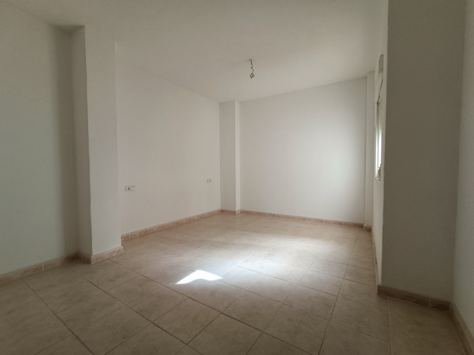 Resale - 7 Bedroom 3 Bathroom Townhouse in La Murada -  - Alicante