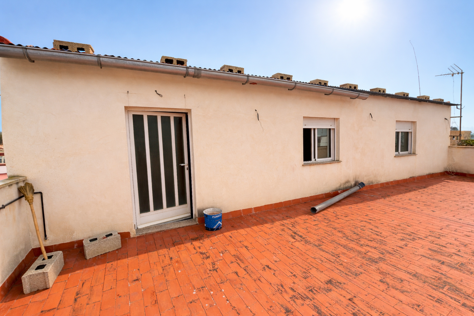 Resale - 7 Bedroom 3 Bathroom Townhouse in La Murada -  - Alicante