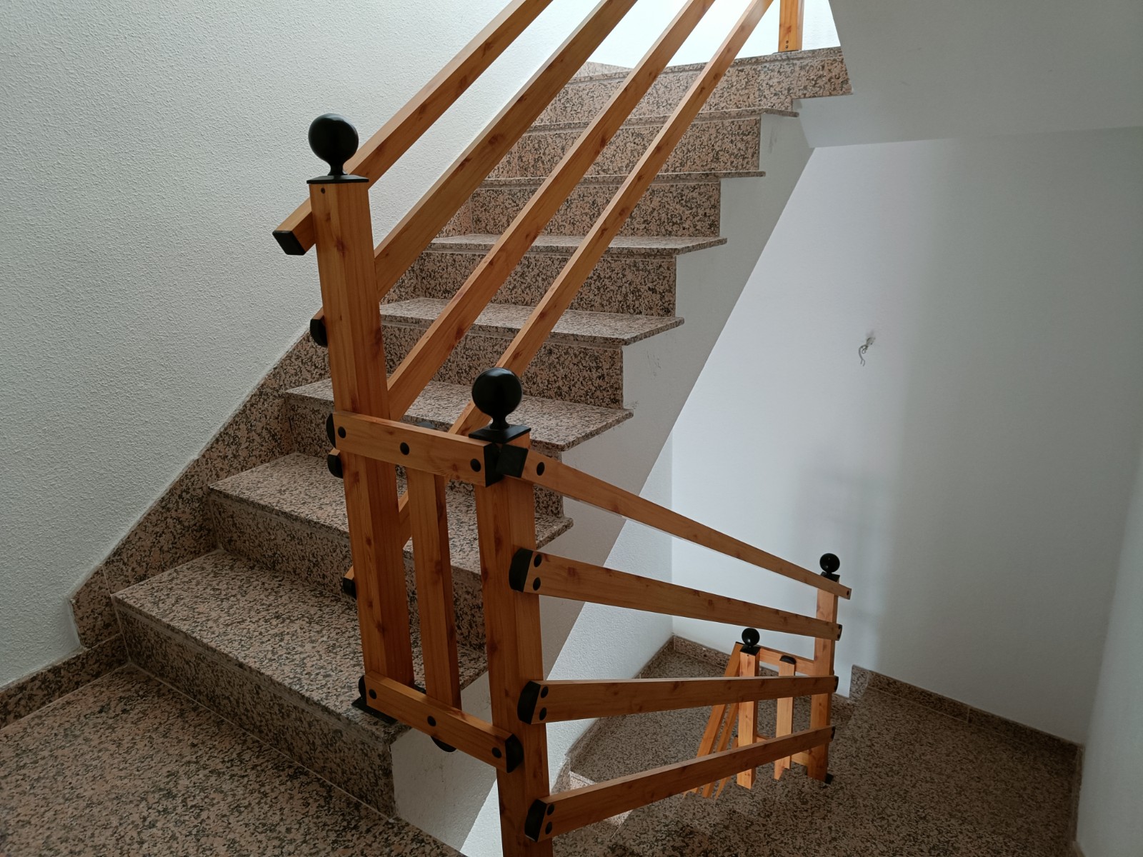 Resale - 7 Bedroom 3 Bathroom Townhouse in La Murada -  - Alicante